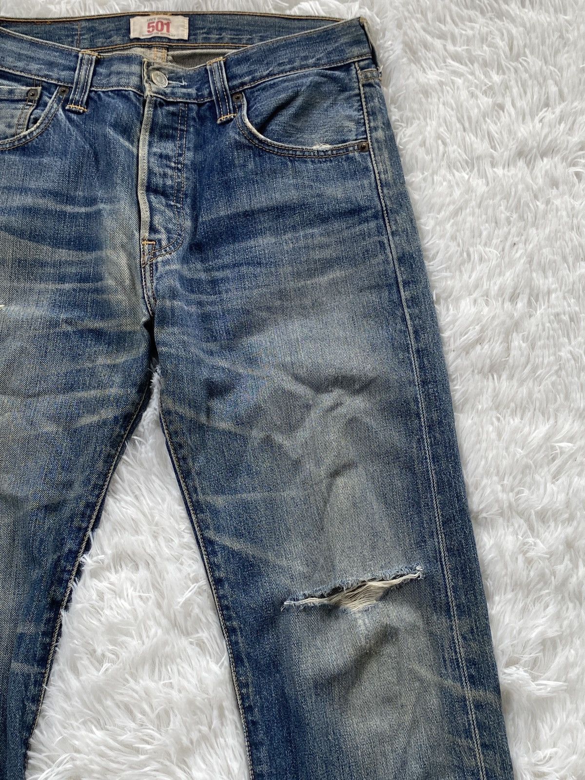 Levi's 🔥BINDING NOW🔥Vintage Levi’s 501 Distressed Jeans Button-fly Size US 30 / EU 46 - 4 Thumbnail