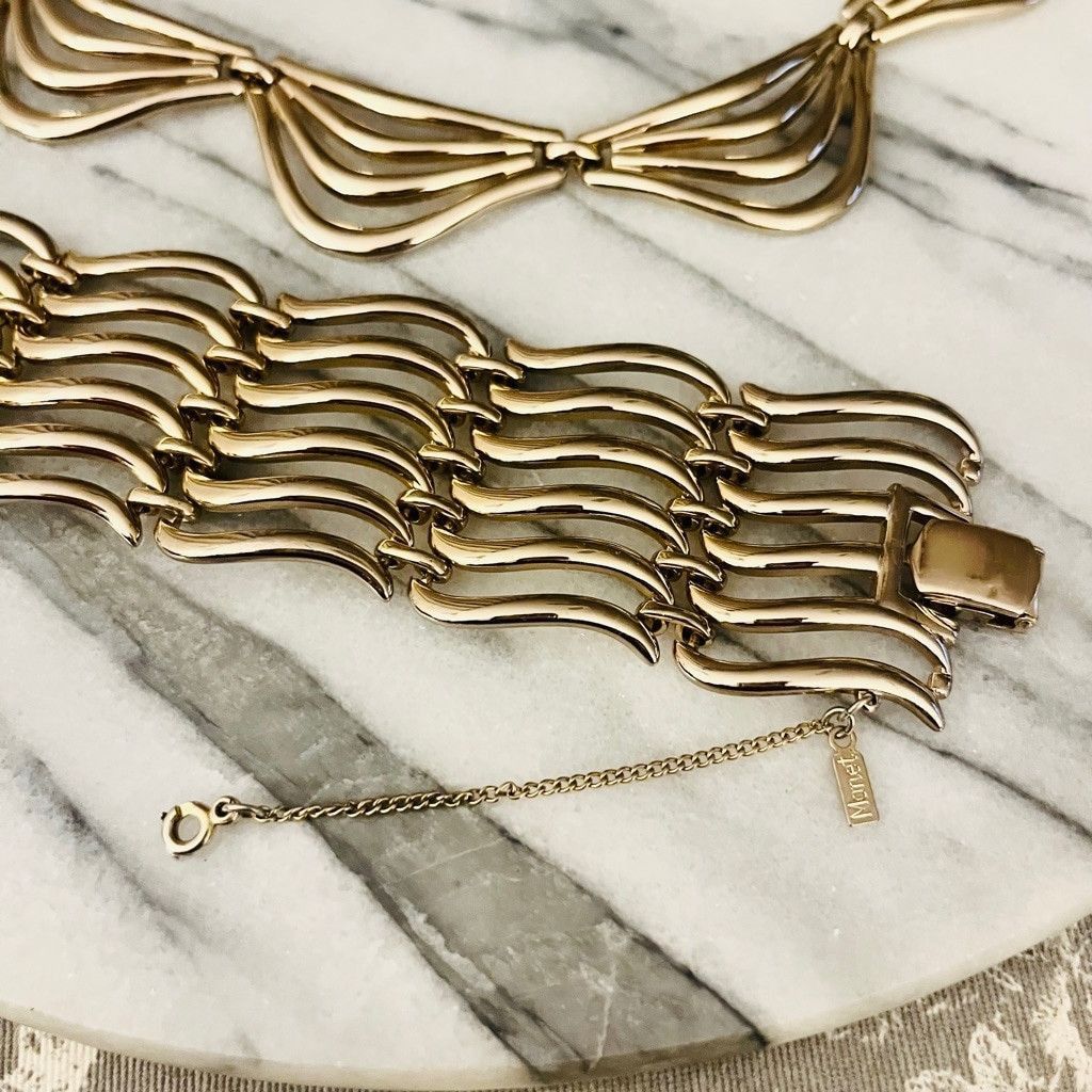Monet Vintage Signed Monet Necklace and Bracelet Set Gold MCM Size ONE SIZE - 3 Thumbnail