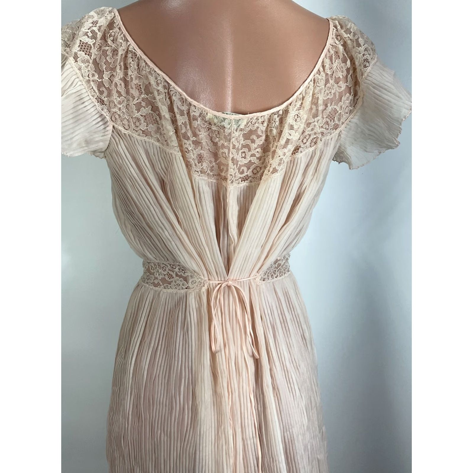Vintage VINTAGE 40s Pink Crepe Slip Dress Ribbed Lace Gown Cap Sleeve PLUS 18 Barbizon Womens Size XXL / US 16-18 / IT 52-54 - 7 Thumbnail