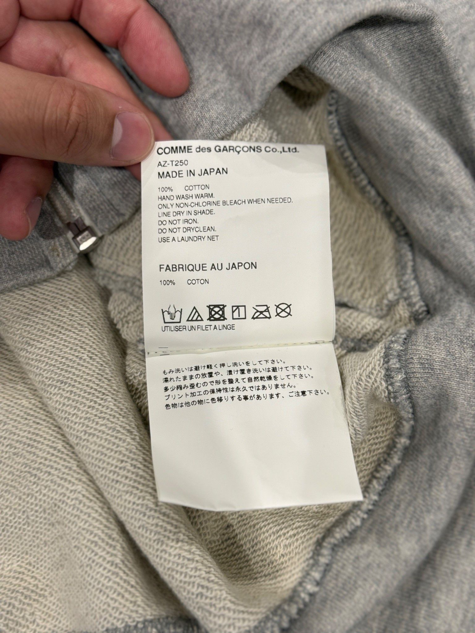 CDG by Comme des Garcons Comme Des Garcons PLAY Heart Zip-Up Hoodie With Back Logo Size US L / EU 52-54 / 3 - 11 Thumbnail