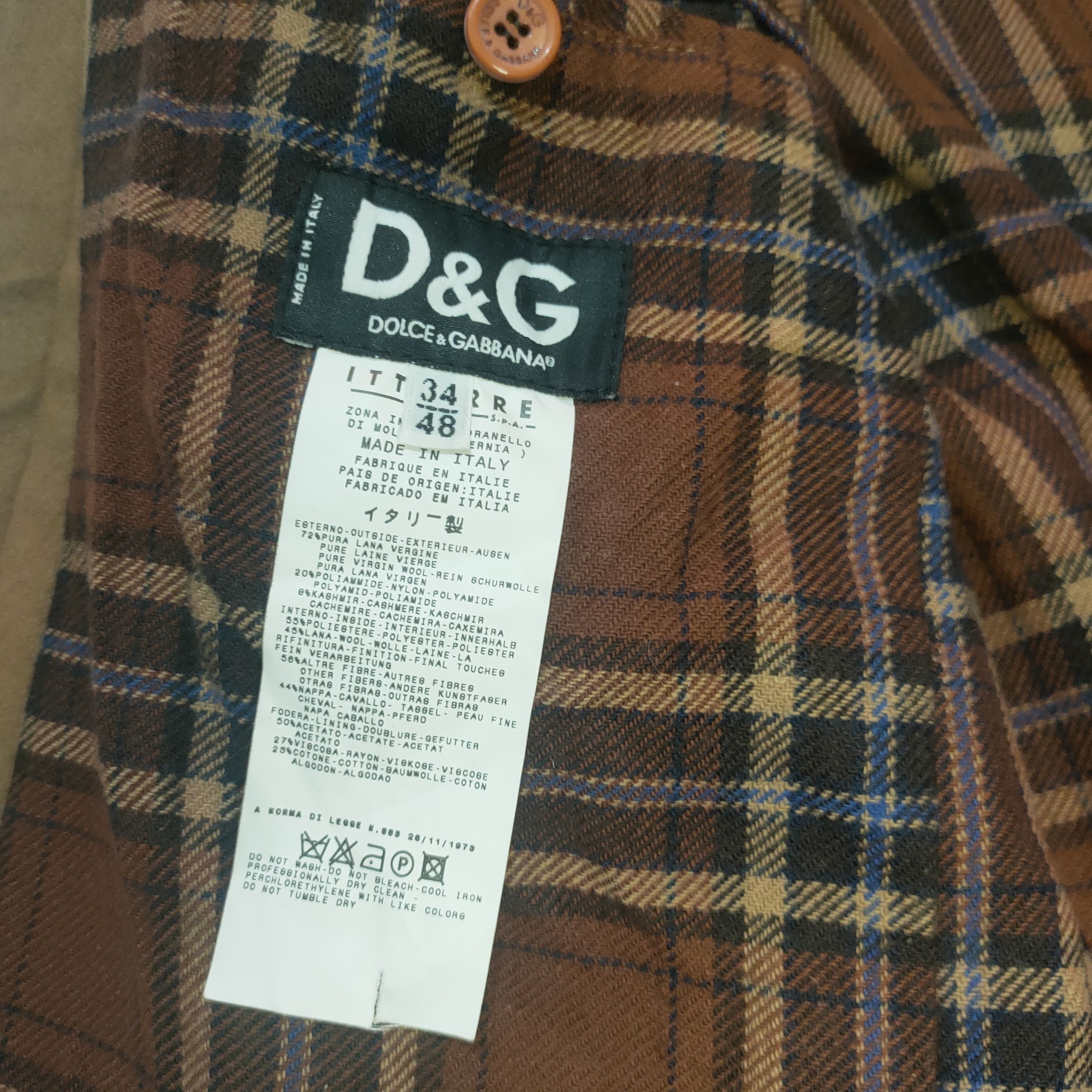 Dolce & Gabbana Dolce & Gabbana jacket combines canvas and leather accents. Size US S / EU 44-46 / 1 - 16 Thumbnail