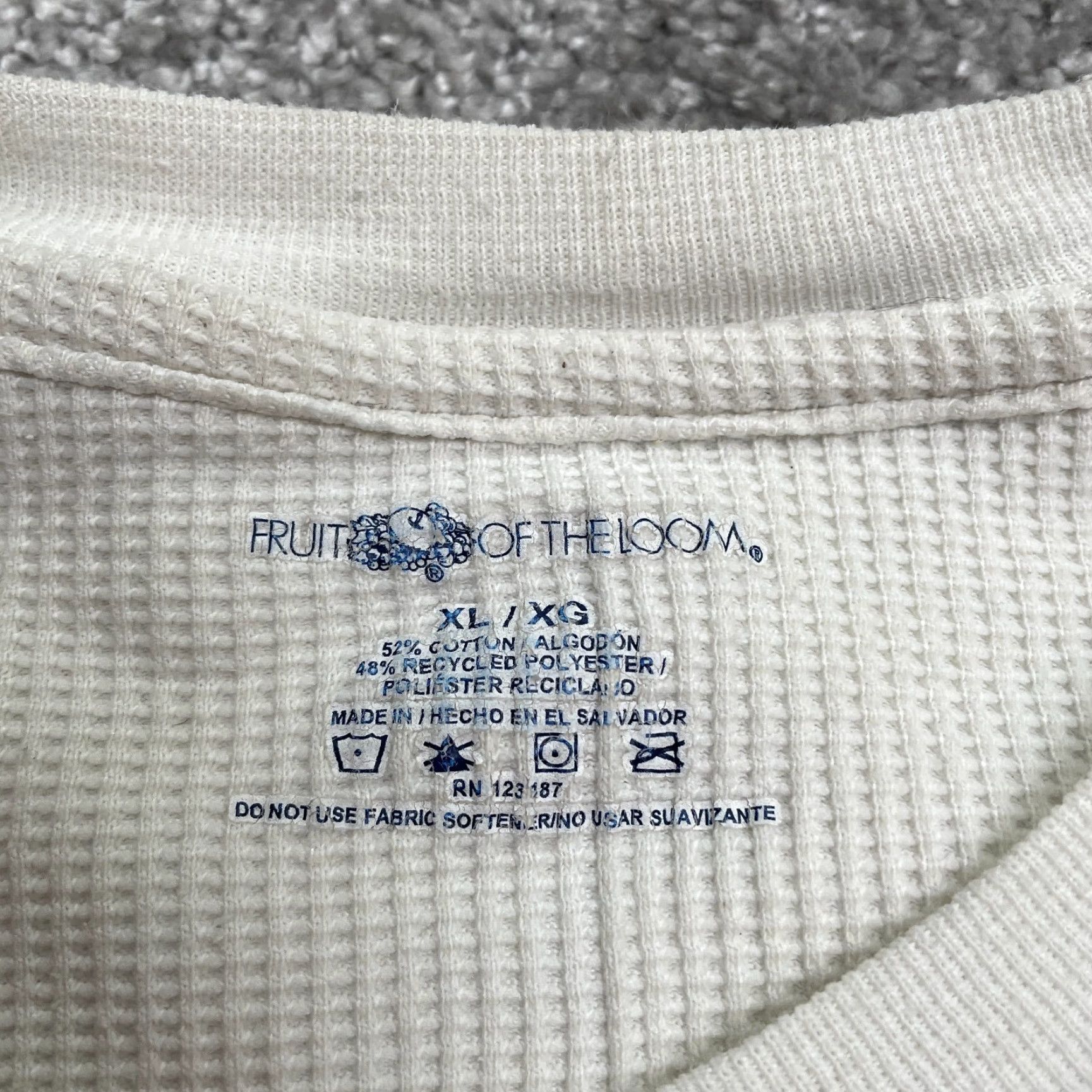 Fruit Of The Loom Fruit Of The Loom Shirt Men XL White Crew Long Sleeve T-Shirt Cadence: Classic, Outdoor, Designer / Regular Fit Size US XL / EU 56 / 4 - 5 Thumbnail