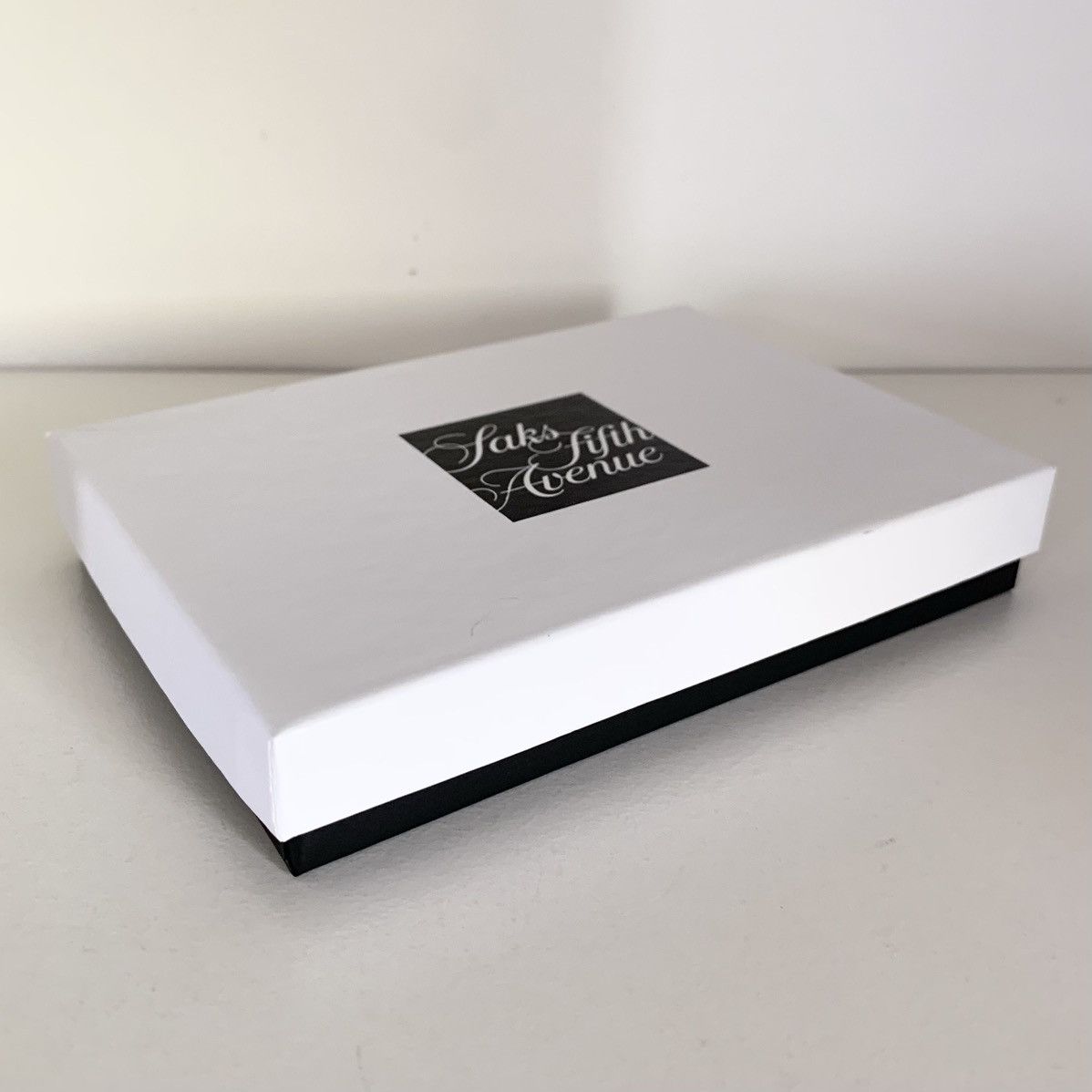 Saks Fifth Avenue Saks fifth avenue jewelry gift box Size ONE SIZE - 1 Thumbnail