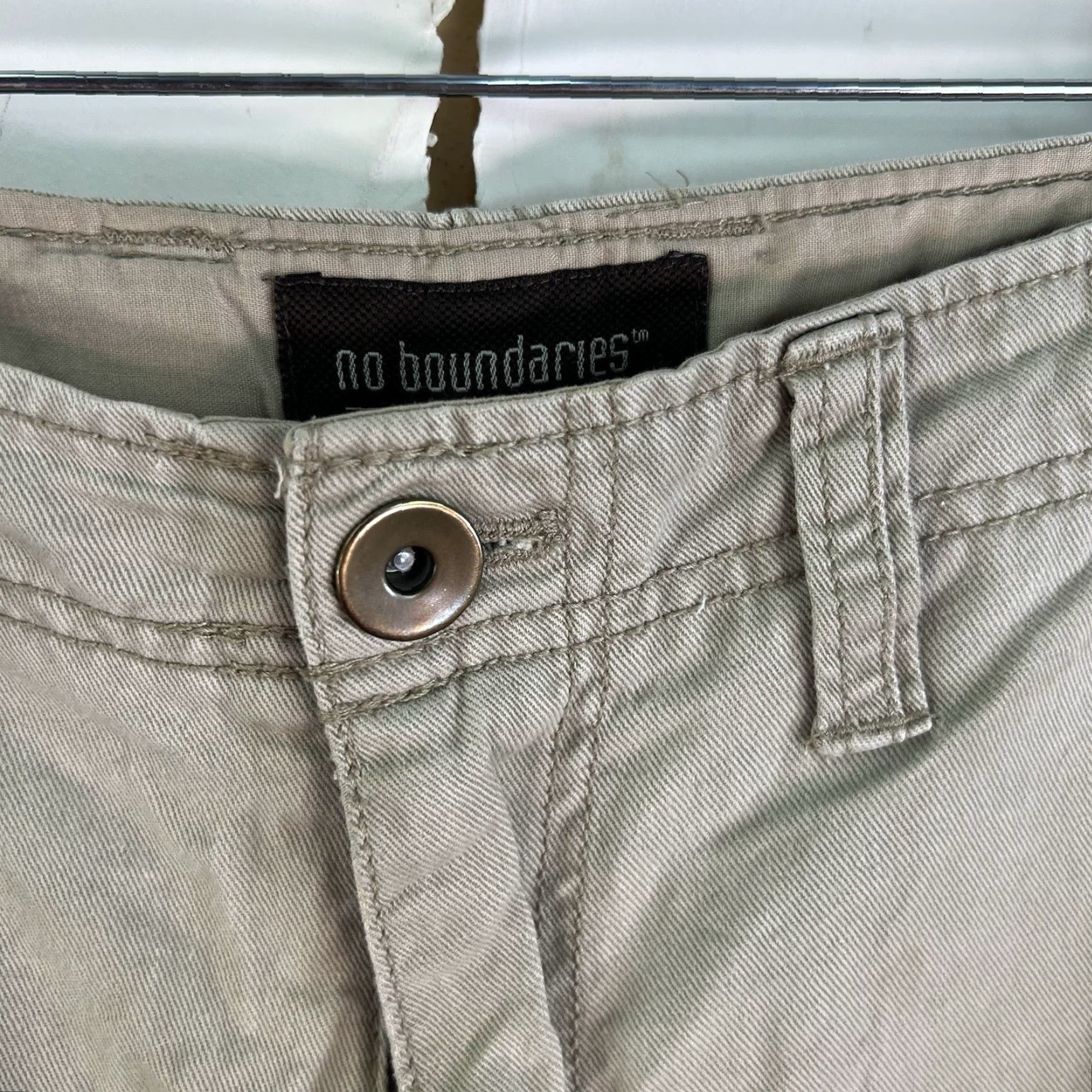 Vintage VINTAGE No Boundaries Cargo Shorts Men Size 34 Beige Cotton Casual Outdoor Summer Fall Spring Size US 34 / EU 50 - 5 Thumbnail