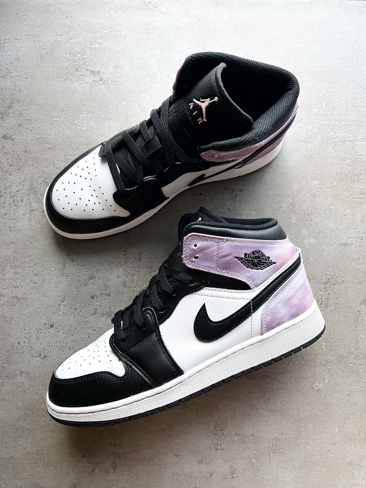 Jordan Brand Air Jordan 1 Mid GS “Tie Die” Bleached Coral White Sneakers Size US 7 / IT 37 - 1 Thumbnail