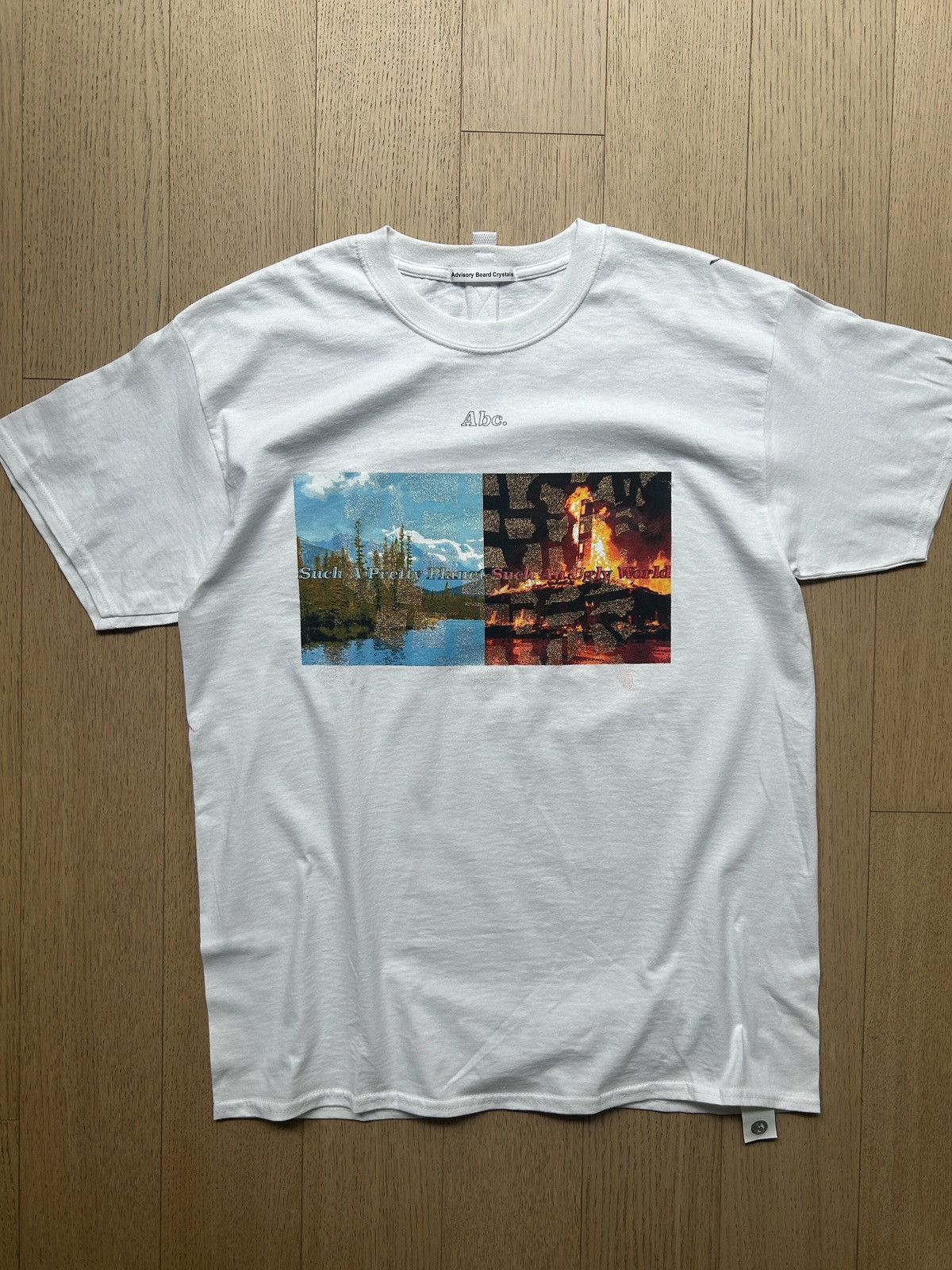 Advisory Board Crystals Advisory Board Crystals Pretty Planet, Ugly World Sample Tee Size US L / EU 52-54 / 3 - 1 Thumbnail