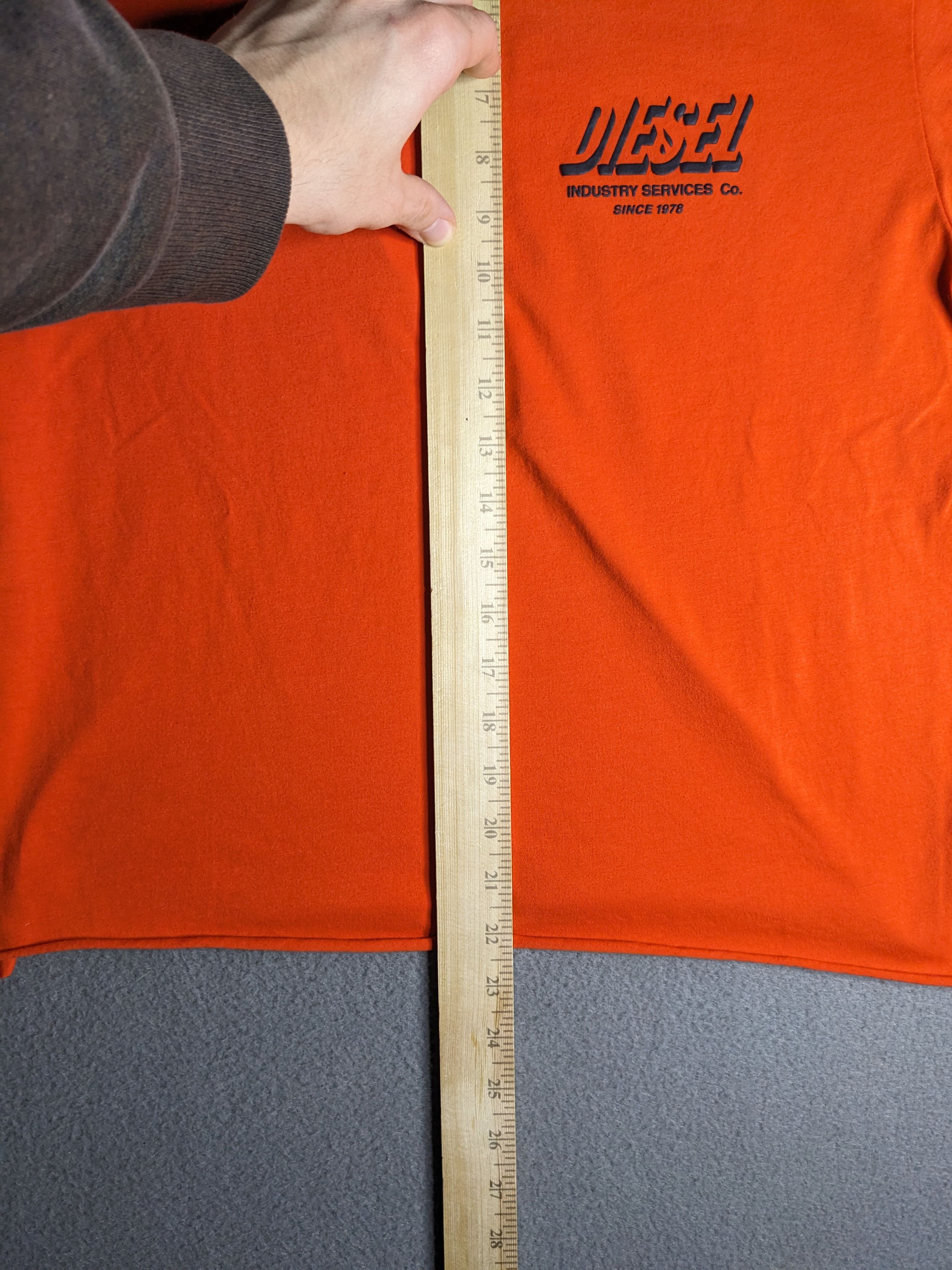 Diesel Diesel Cropped T-Shirt Mens Small Graphic Tee Italy Orange Size US S / EU 44-46 / 1 - 6 Thumbnail