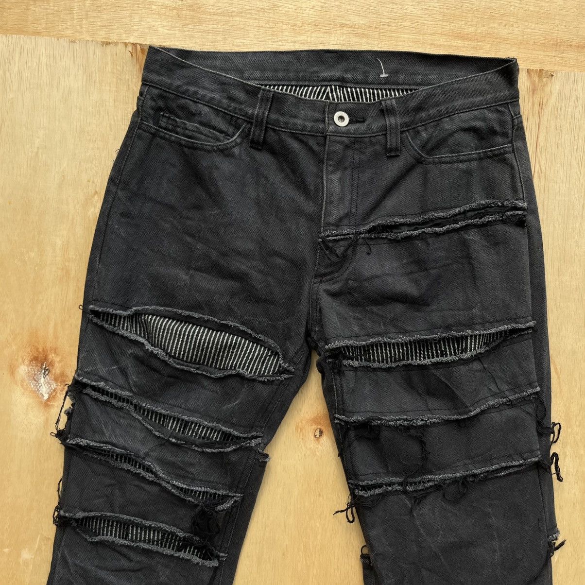 Japanese Brand EDGE RUPERT DISTRESSED BLACK WASHED 2 DENIM LIKE UNDERCOVER Size US 32 / EU 48 - 2 Thumbnail