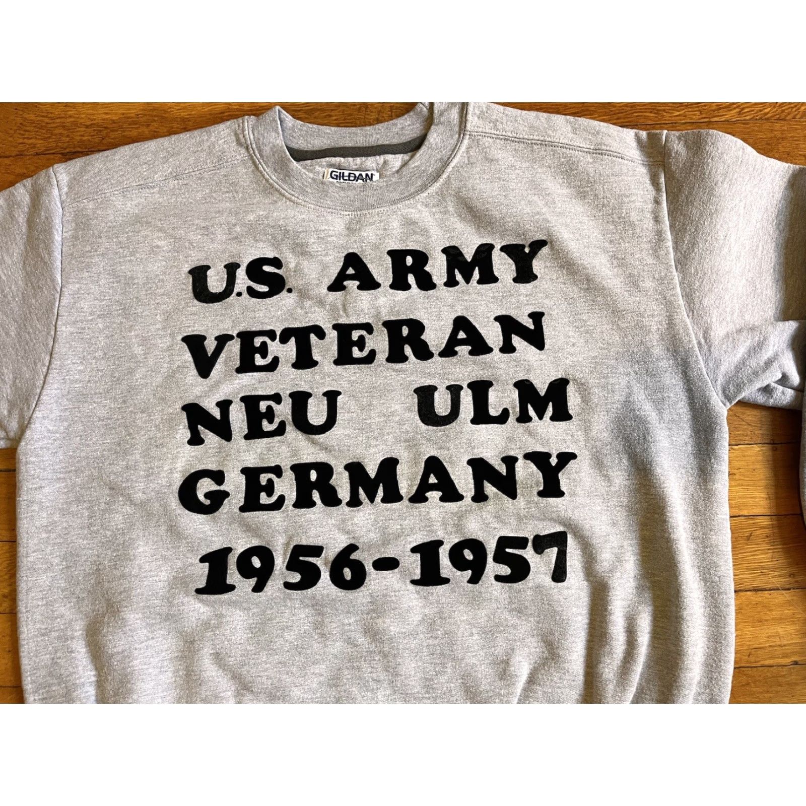 Gildan VINTAGE Gildan US Army Veteran Sweatshirt Men Large L Grey Black Graphic Print Crew Neck Embroidered Logo Autumn Winter Size US L / EU 52-54 / 3 - 3 Thumbnail