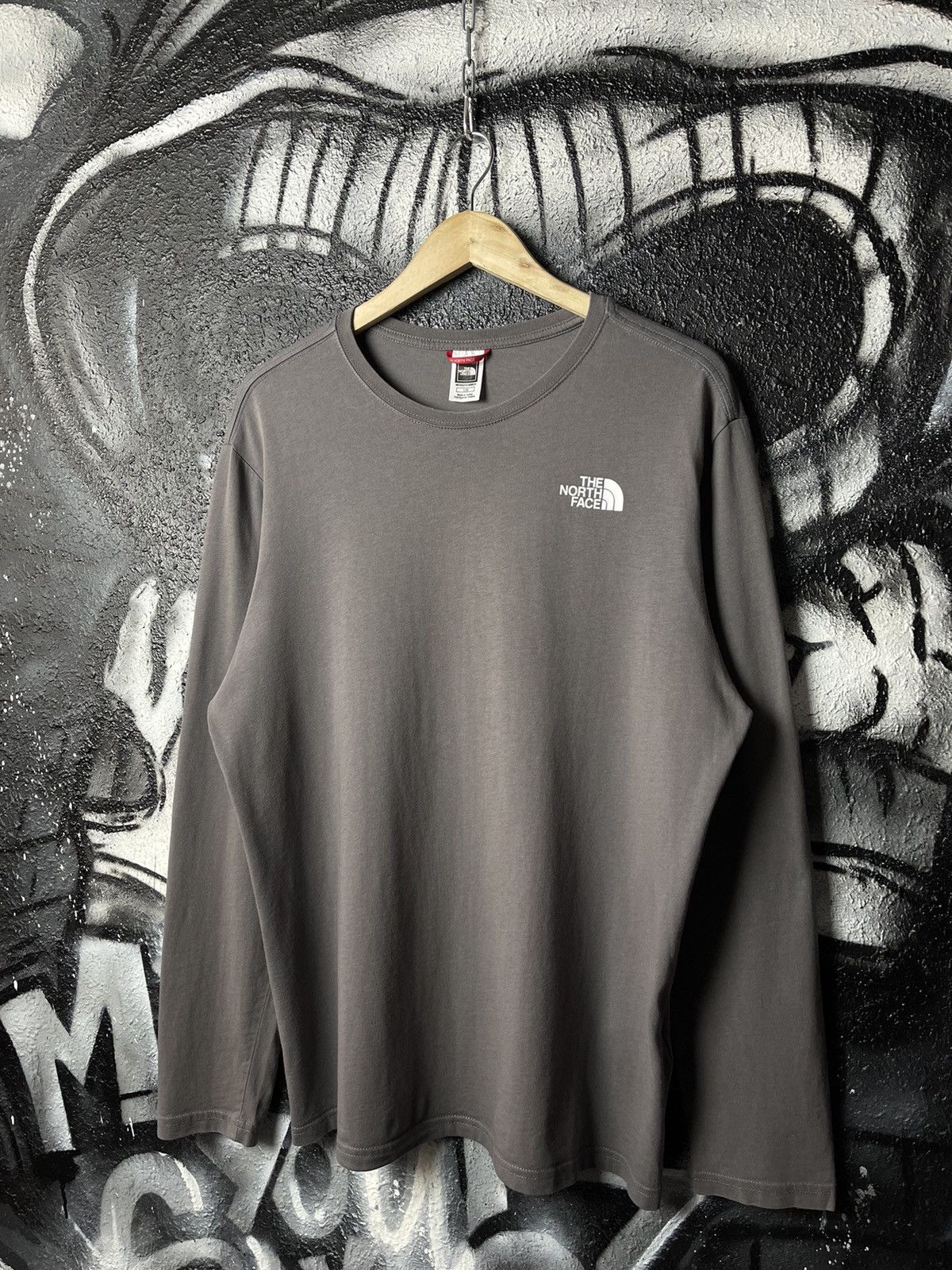 The North Face The North Face Back Box Logo Outdoor Grey Cotton Long Sleeve T-Shirt Size L Size US L / EU 52-54 / 3 - 2 Thumbnail