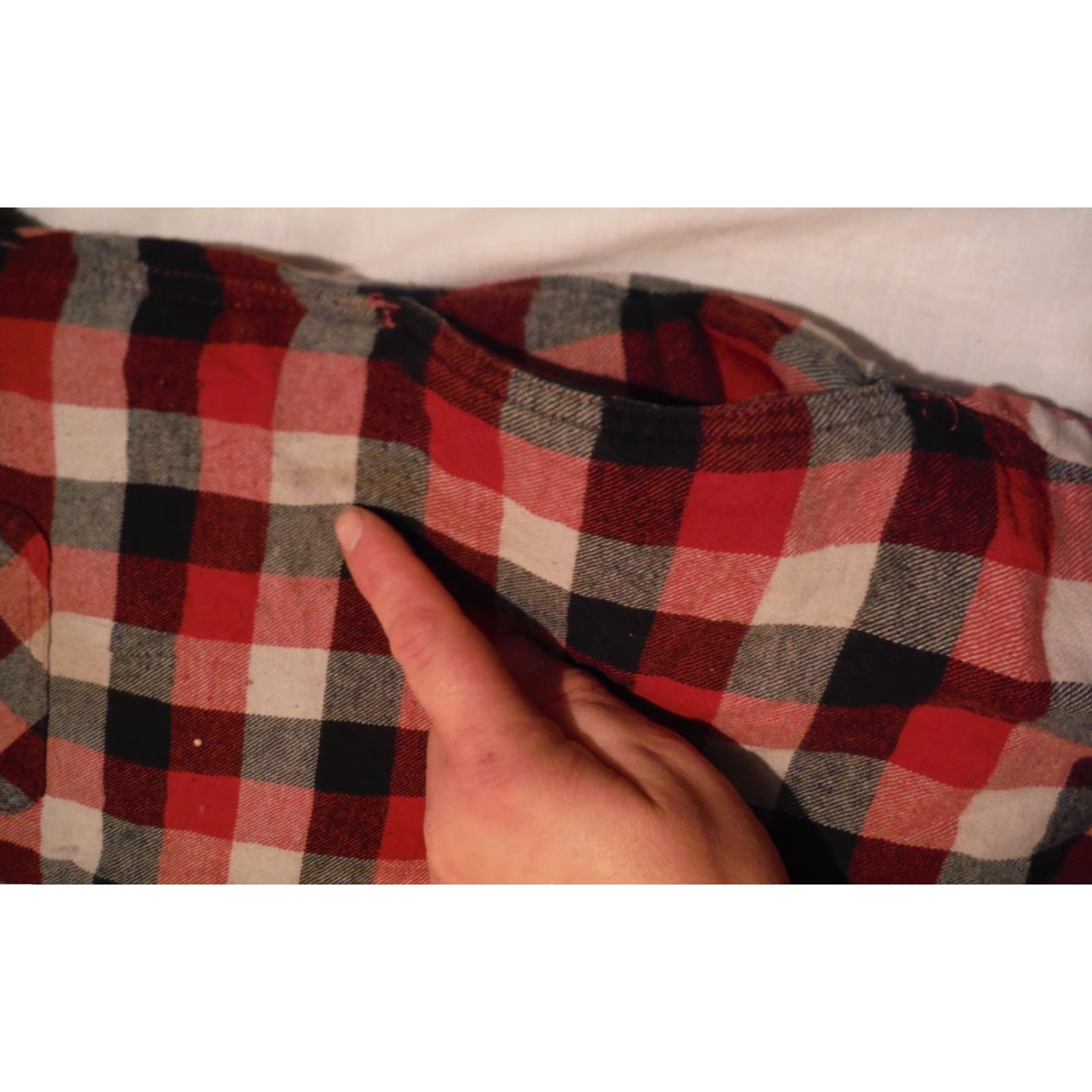 Wrangler VINTAGE Wrangler Cotton Shirt Jacket Red White Black Plaid with Quilted Lining, Cotton Shell, 4 Pocket, Button Closure, Mens Small XS? Size US S / EU 44-46 / 1 - 6 Thumbnail