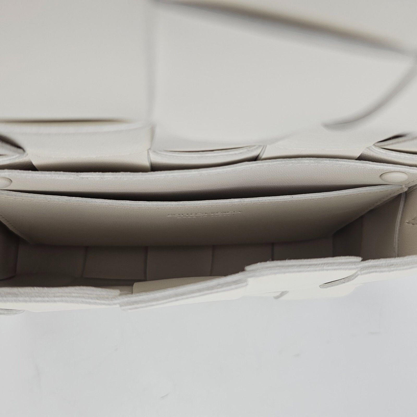 Bottega Veneta Bottega Veneta Small Cassette $2600 White/Gold Leather Shoul Size ONE SIZE - 9 Thumbnail