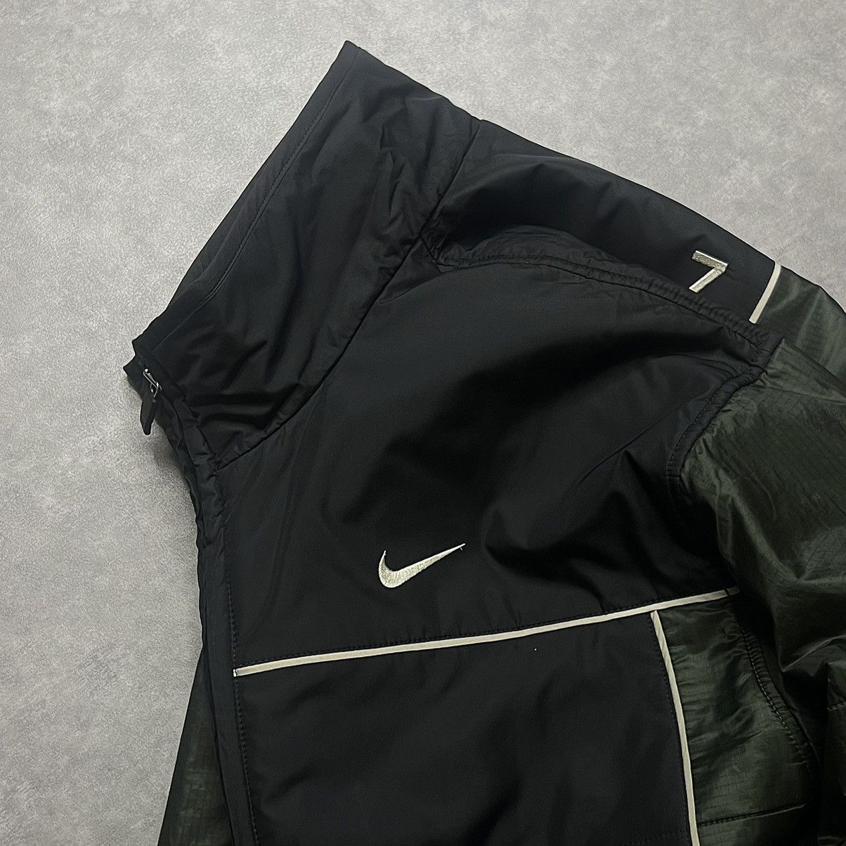 Nike Vintage Nike 90s jacket Size US L / EU 52-54 / 3 - 5 Thumbnail