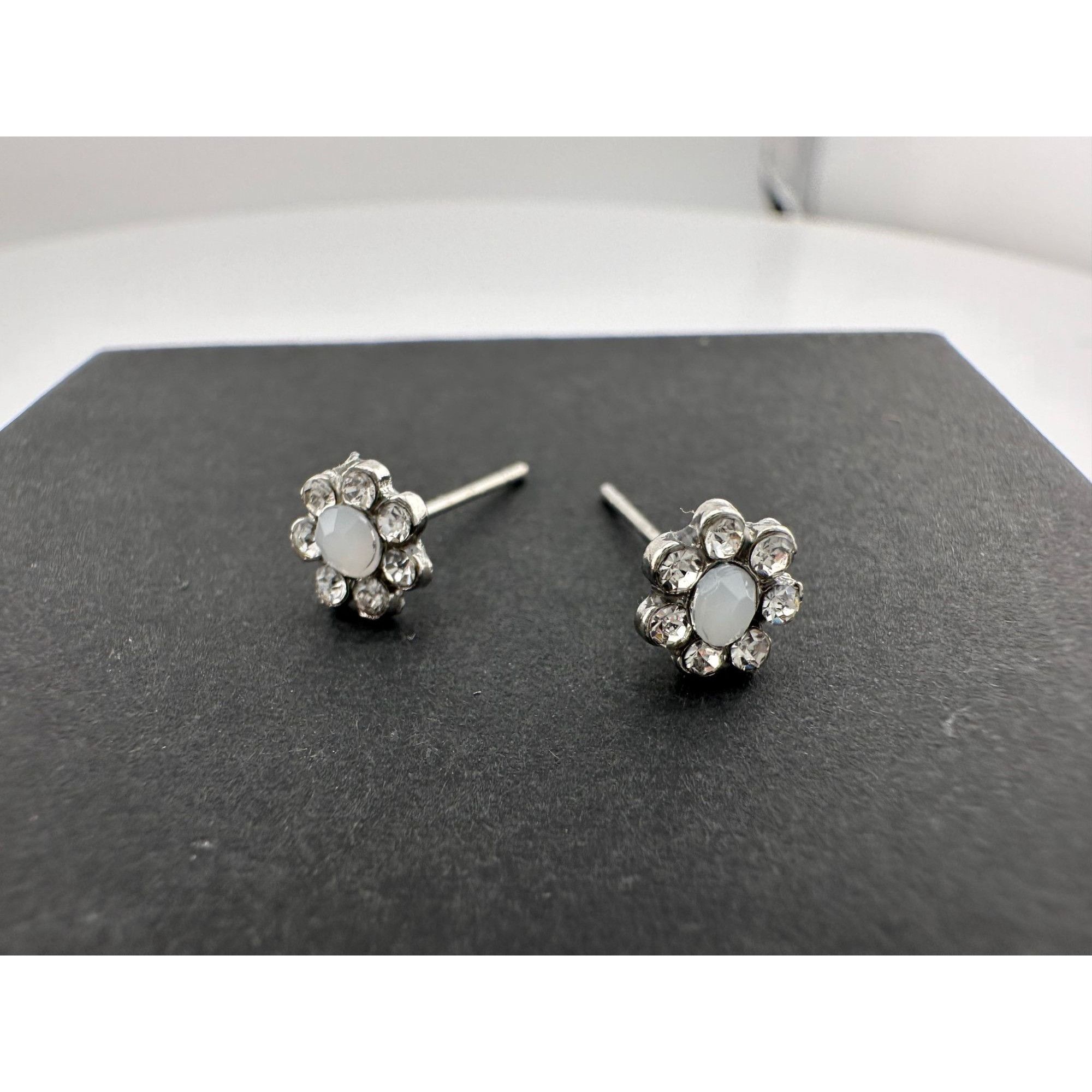 Other Beautiful .925 Sterling Silver Butterfly Ring (Size 7.5) wit Size ONE SIZE - 7 Thumbnail