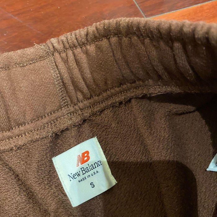 New Balance NEW BALANCE MADE IN USA CORE SWEATPANTS RICH OAK SMALL Size US 28 / EU 44 - 2 Thumbnail