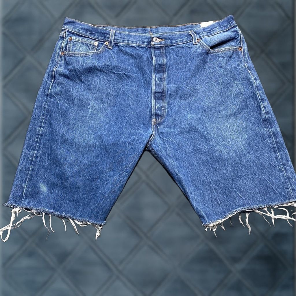 Levi's Levi's 501 Denim Shorts Mens 42 Blue Straight Fit Button Fly Cutoff Raw Hem Bermuda Casual 501s Mens Size US 42 / EU 58 - 1 Thumbnail