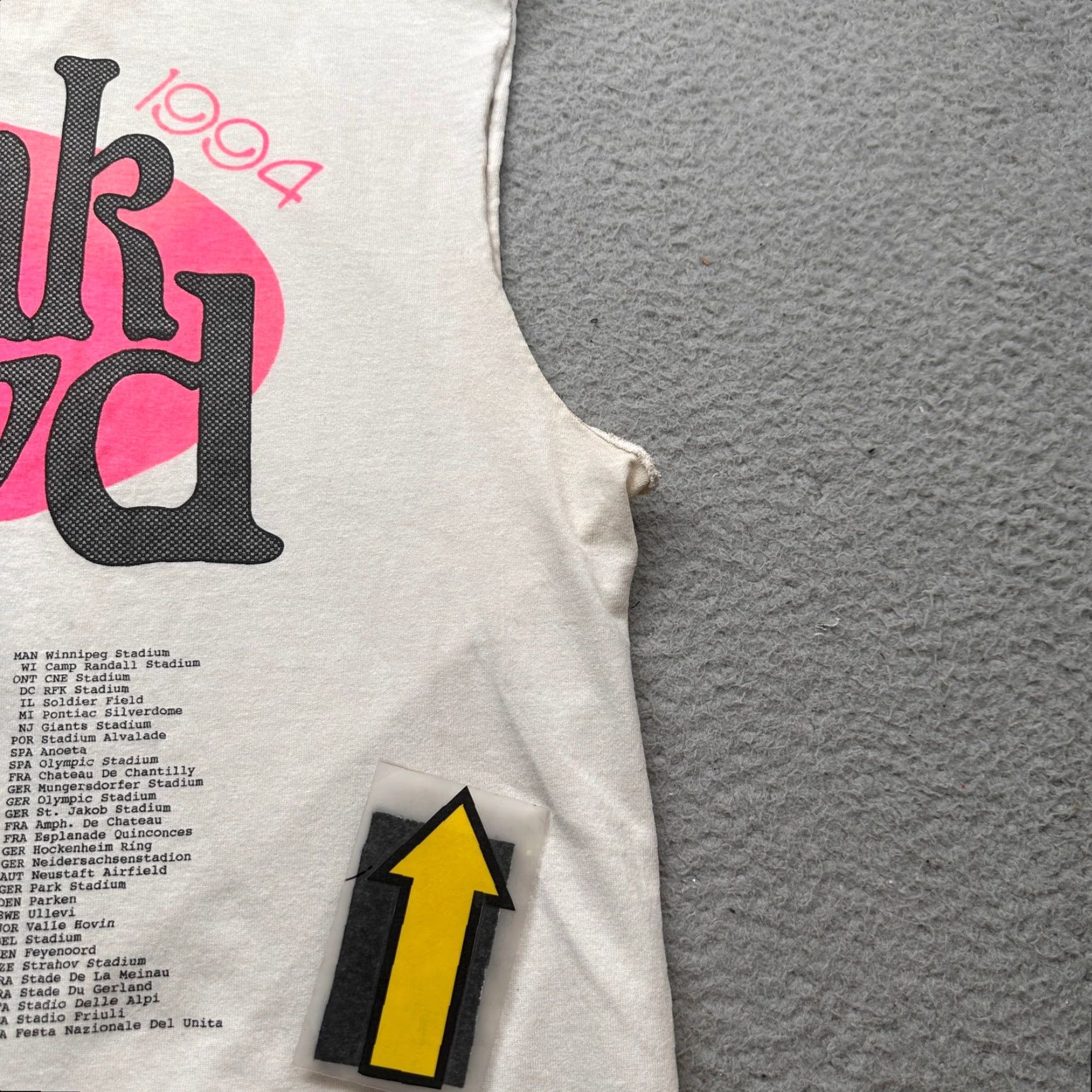 Vintage VINTAGE Pink Floyd T-Shirt Mens XL White Sleeveless Graphic 1994 American Tour 90s Girl? Mens Size US XL / EU 56 / 4 - 7 Thumbnail