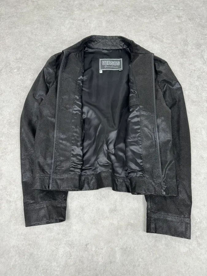 Versace 2000s Versace Black Grained Leather Jacket Size US L / EU 52-54 / 3 - 8 Thumbnail