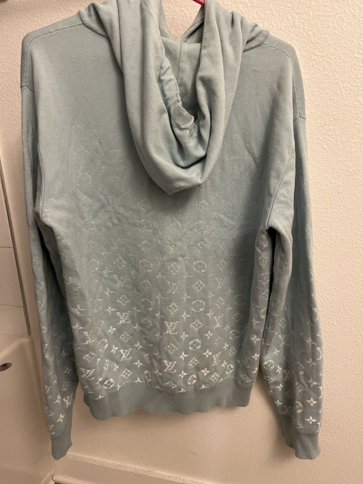 Louis Vuitton Monogram Gradient Holdie Size US M / EU 48-50 / 2 - 2 Thumbnail