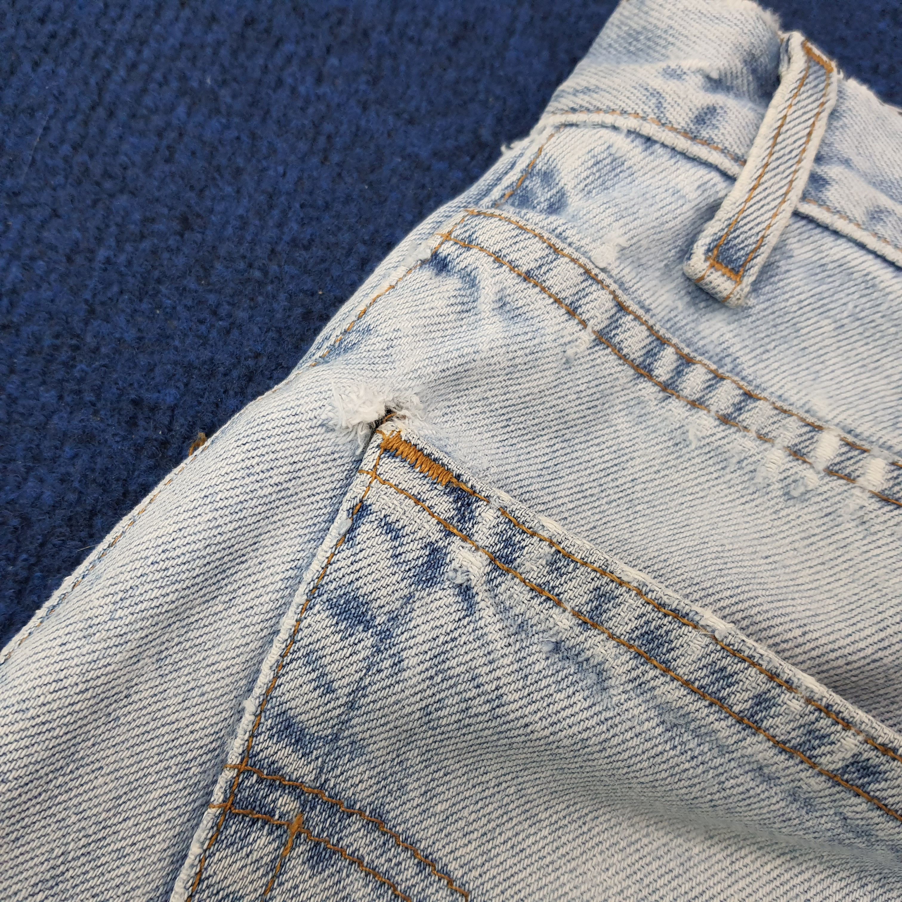 Levi's Vintage Levis 560 Red Tab Loose Fit Tapered Denim C265N10 Size US 33 - 19 Thumbnail