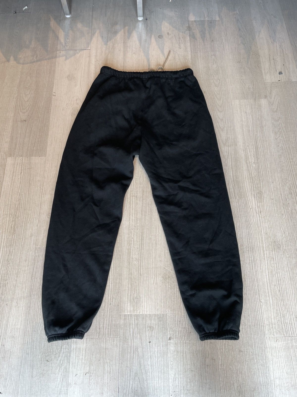 Essentials × Fear of God Fear of God Essentials Black Collection Sweat Pants M Size US 32 / EU 48 - 2 Thumbnail