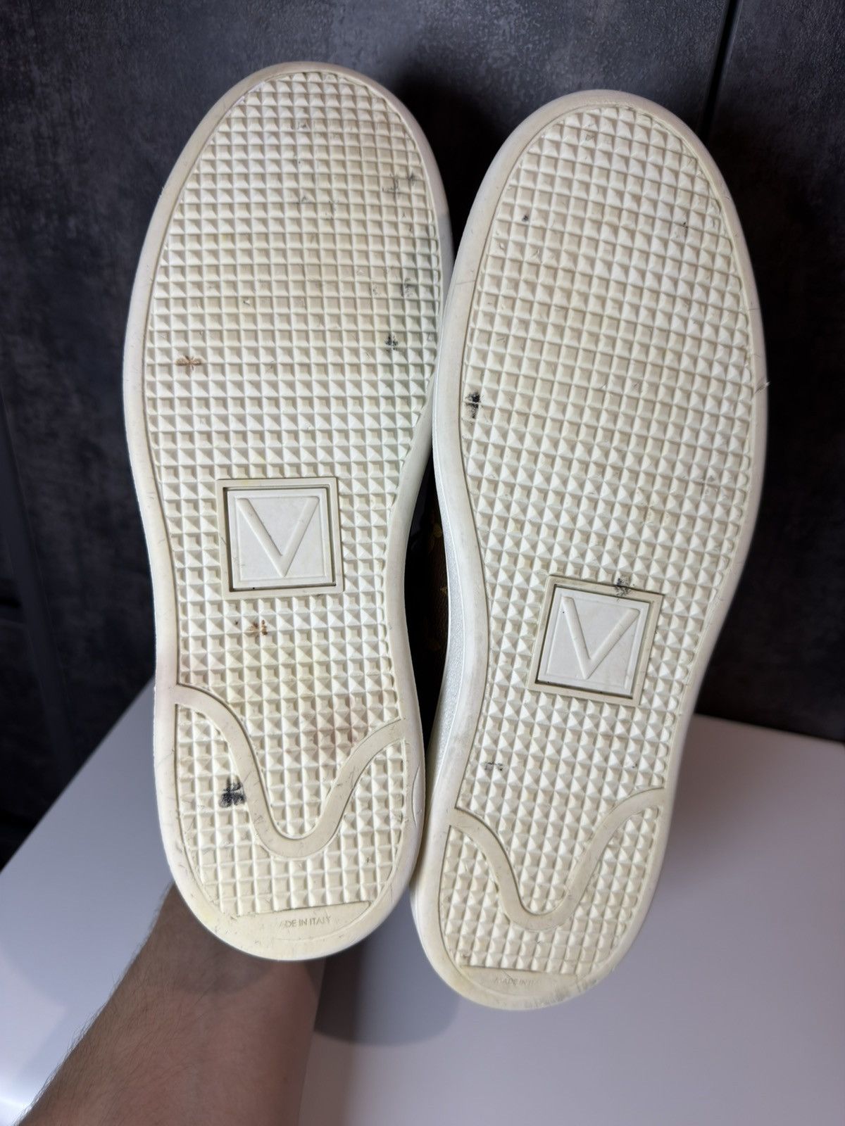 Louis Vuitton Rare Louis Vuitton Frontrow Low Top Sneakers Luxury Size US 9.5 / EU 42-43 - 20 Thumbnail