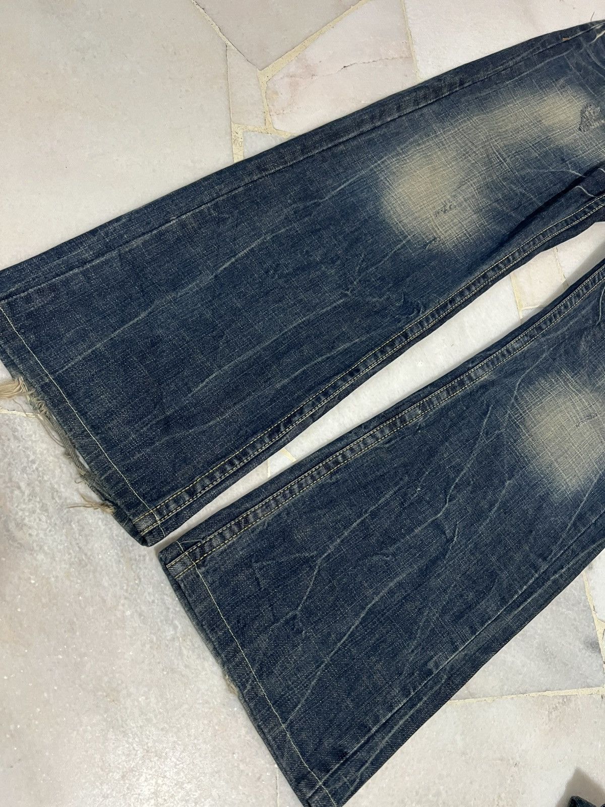 If Six Was Nine × Japanese Brand FLARE 90’s RED PEPPER CLAW DISTRESS JEAN Size US 35 - 4 Thumbnail