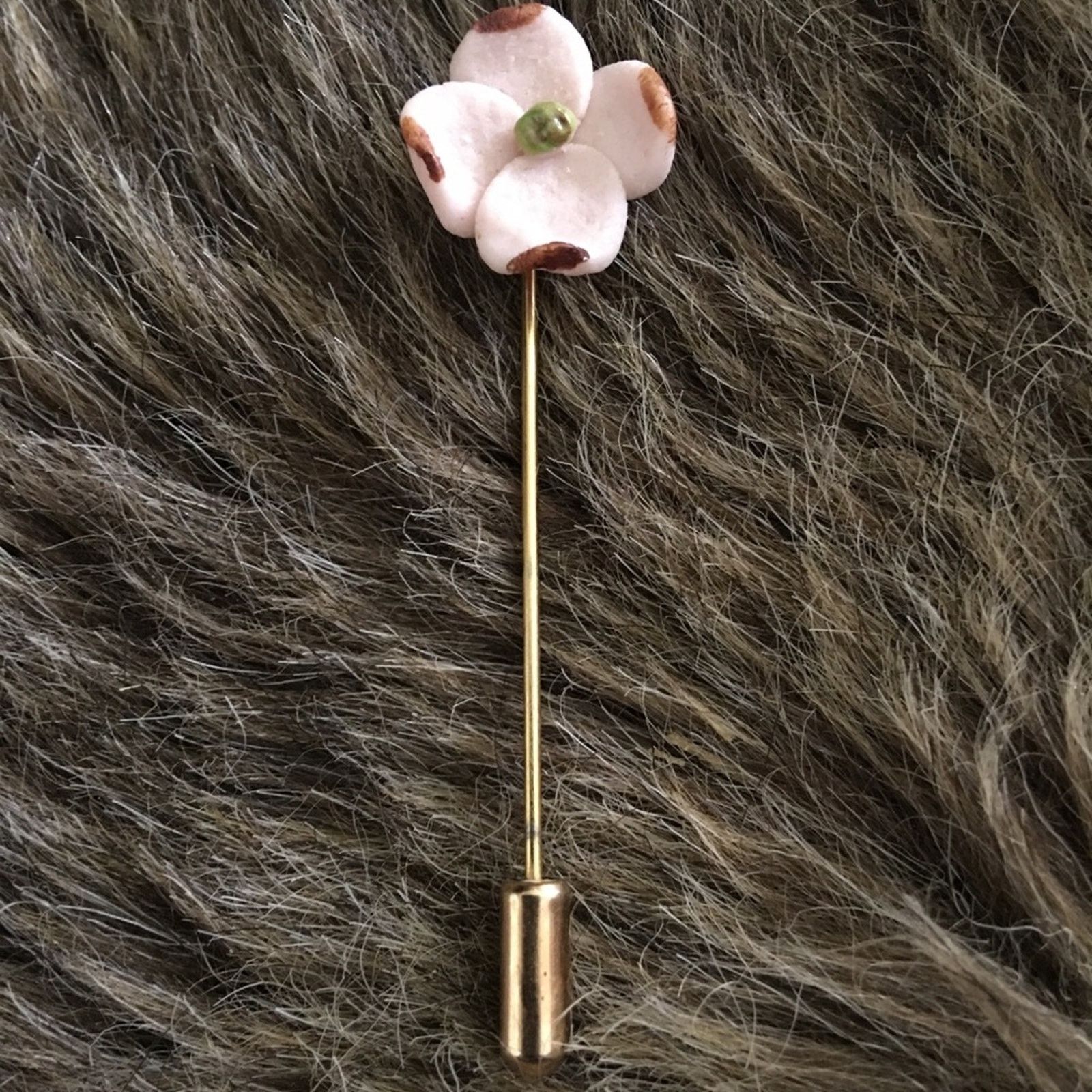 Vintage Vintage ceramic flower gold tone stick pin Size ONE SIZE - 1 Thumbnail