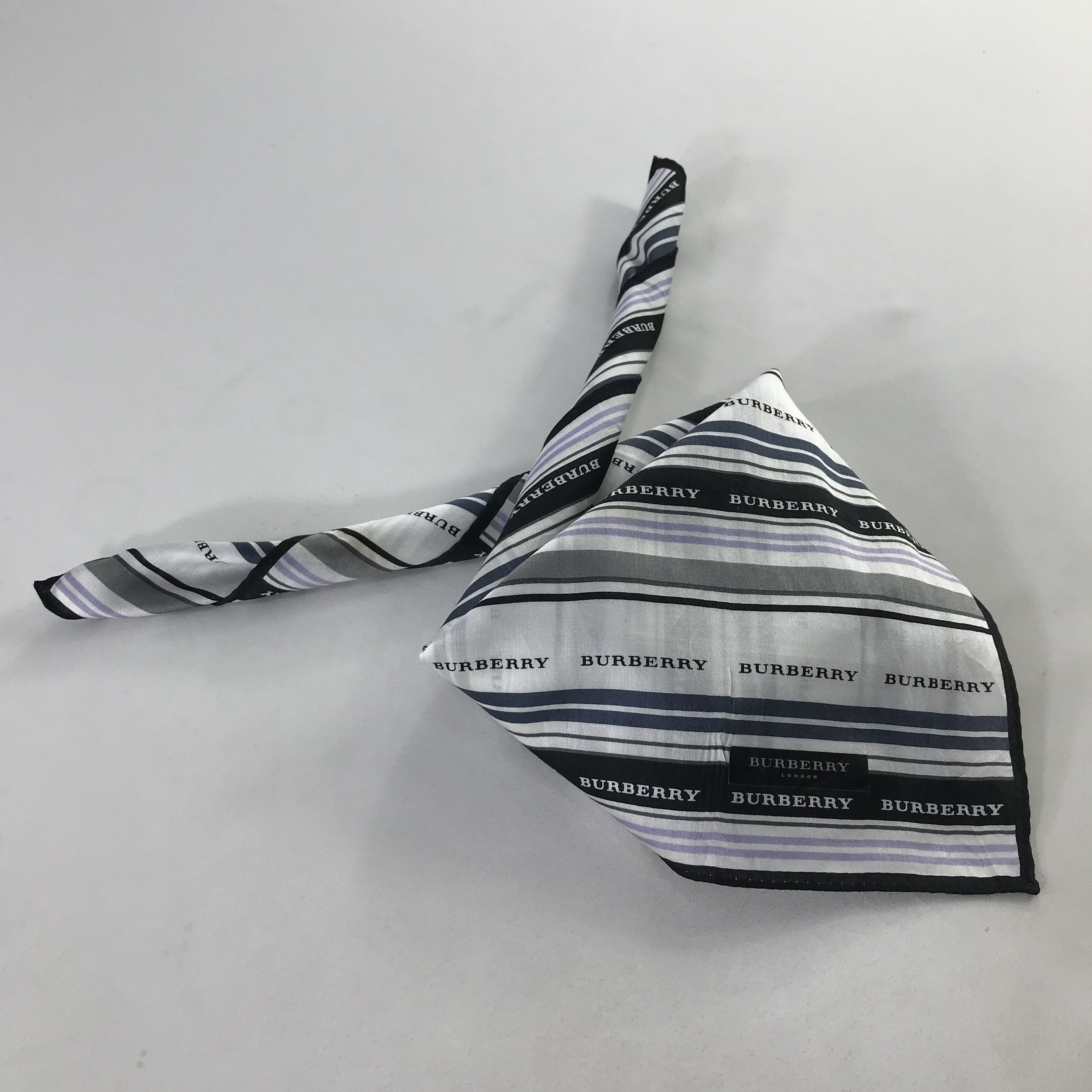 Burberry × Vintage Burberry Bandana / Handkerchief / Neckerchief - S1026 Size ONE SIZE - 4 Thumbnail