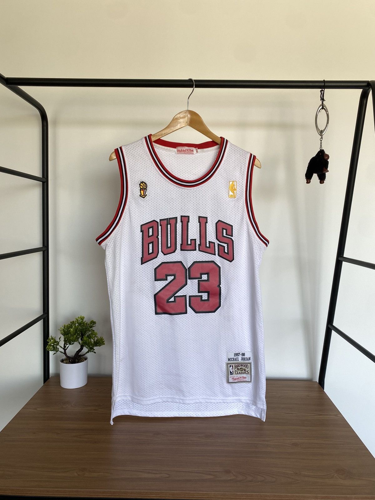 Mitchell & Ness × Vintage Mitchell & Ness Jersey Chicago Bulls 1997-98 Michael Jordan Size US M / EU 48-50 / 2 - 1 Thumbnail