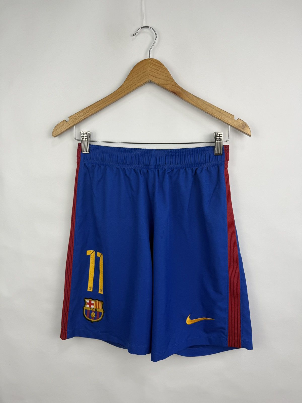 Nike 🇪🇸 2016 F. C. Barcelona Neymar Nike Soccer Shorts Rare Retro Size US 32 / EU 48 - 2 Thumbnail