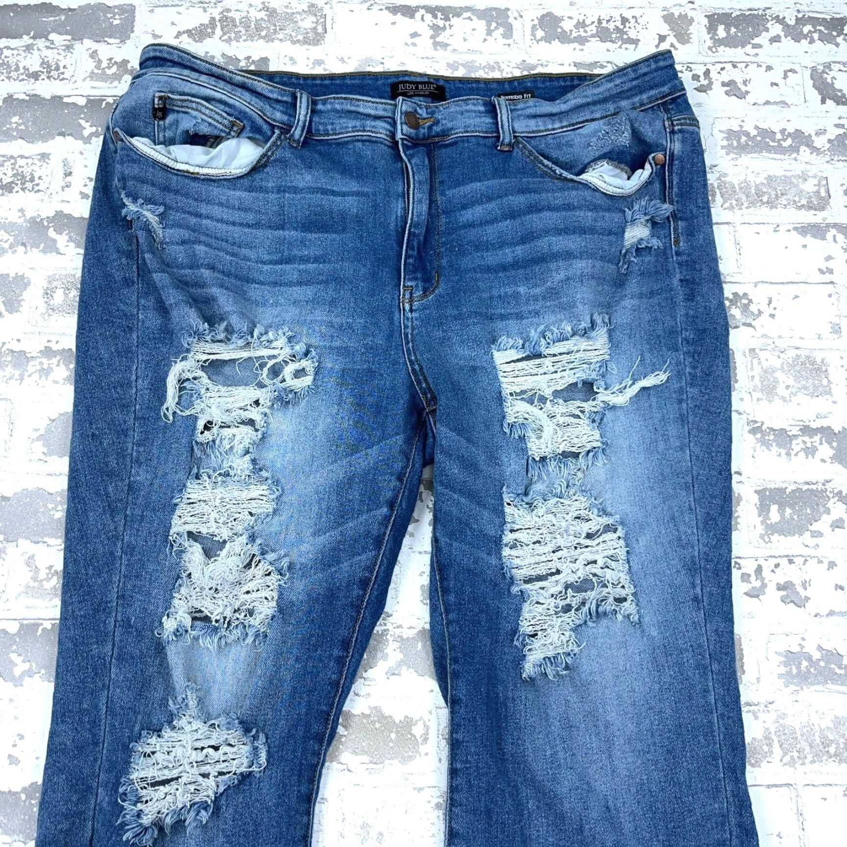 Vintage Judy Blue Jeans Women 22W Boyfriend Fit Jeans Medium Wash Blue Distressed Stretch 5-Pocket Size 40" / US 18 - 3 Thumbnail