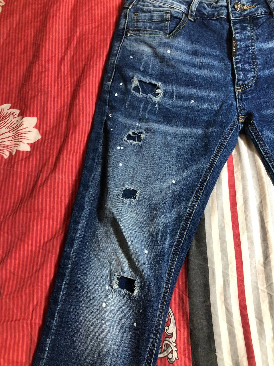 Japanese Brand Dirty Painted Distressed Thrashed Faded Baggy Jeans Y2K Size US 32 / EU 48 - 6 Thumbnail