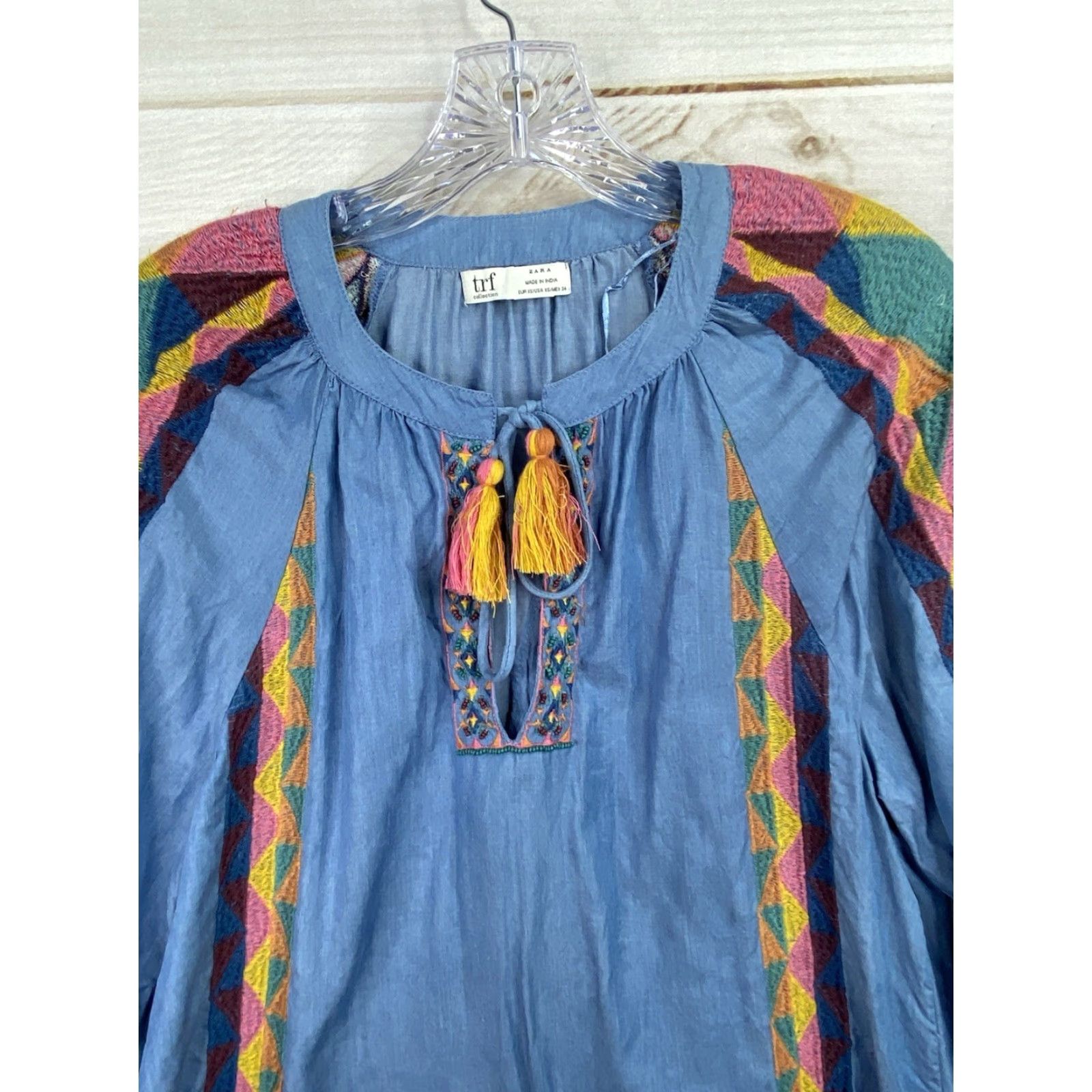 Zara Zara Shirt Dress XS Embroidered Tribal Geometric Chambray Lyocell Polyester Puff Sleeve Blue Vintage No (adjusted to structure) Size XS / US 0-2 / IT 36-38 - 2 Thumbnail