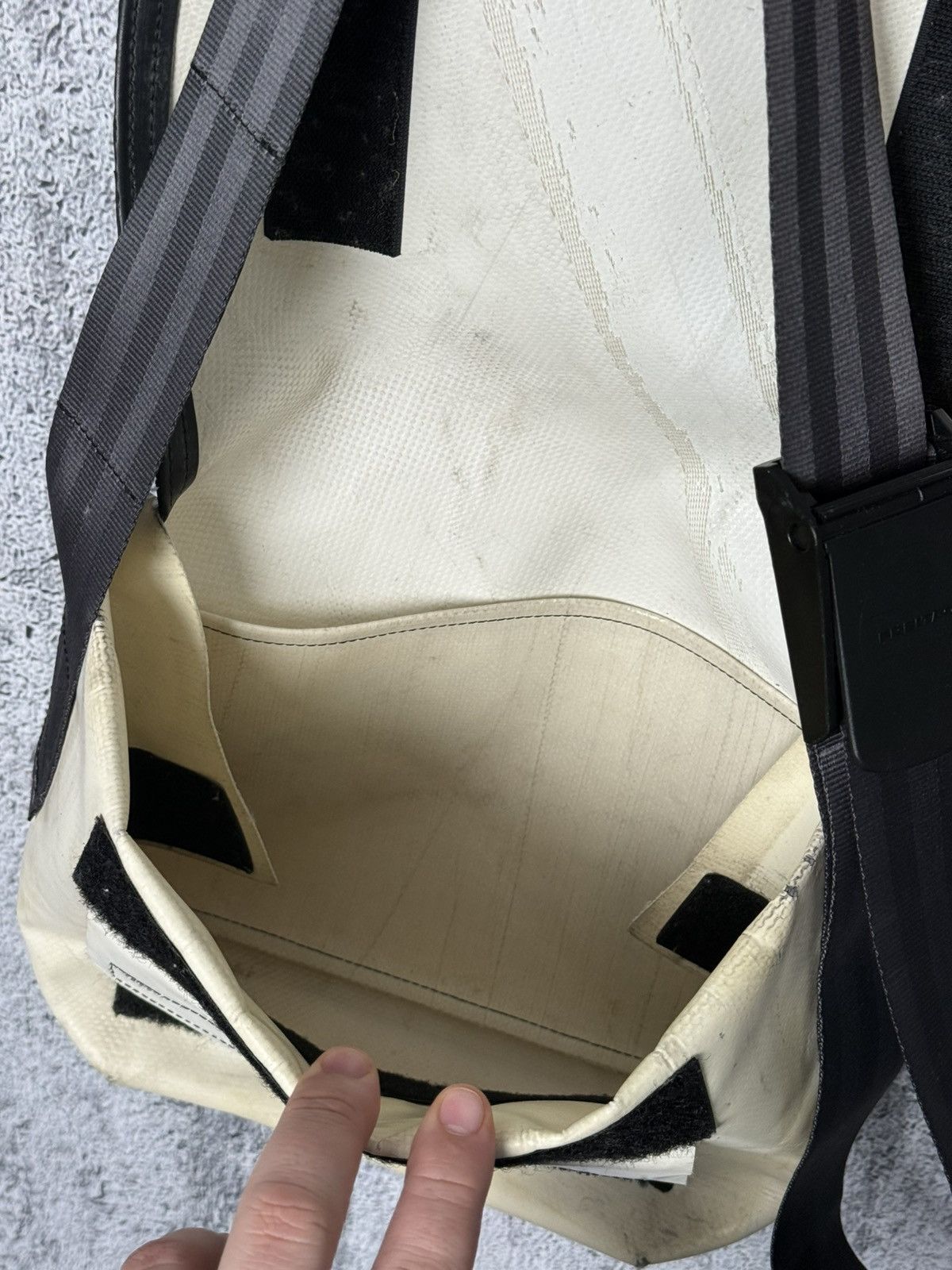 Freitag FREITAG G5.1 Messenger Bag Upcycled Truck Tarp Crossbody Size ONE SIZE - 16 Thumbnail