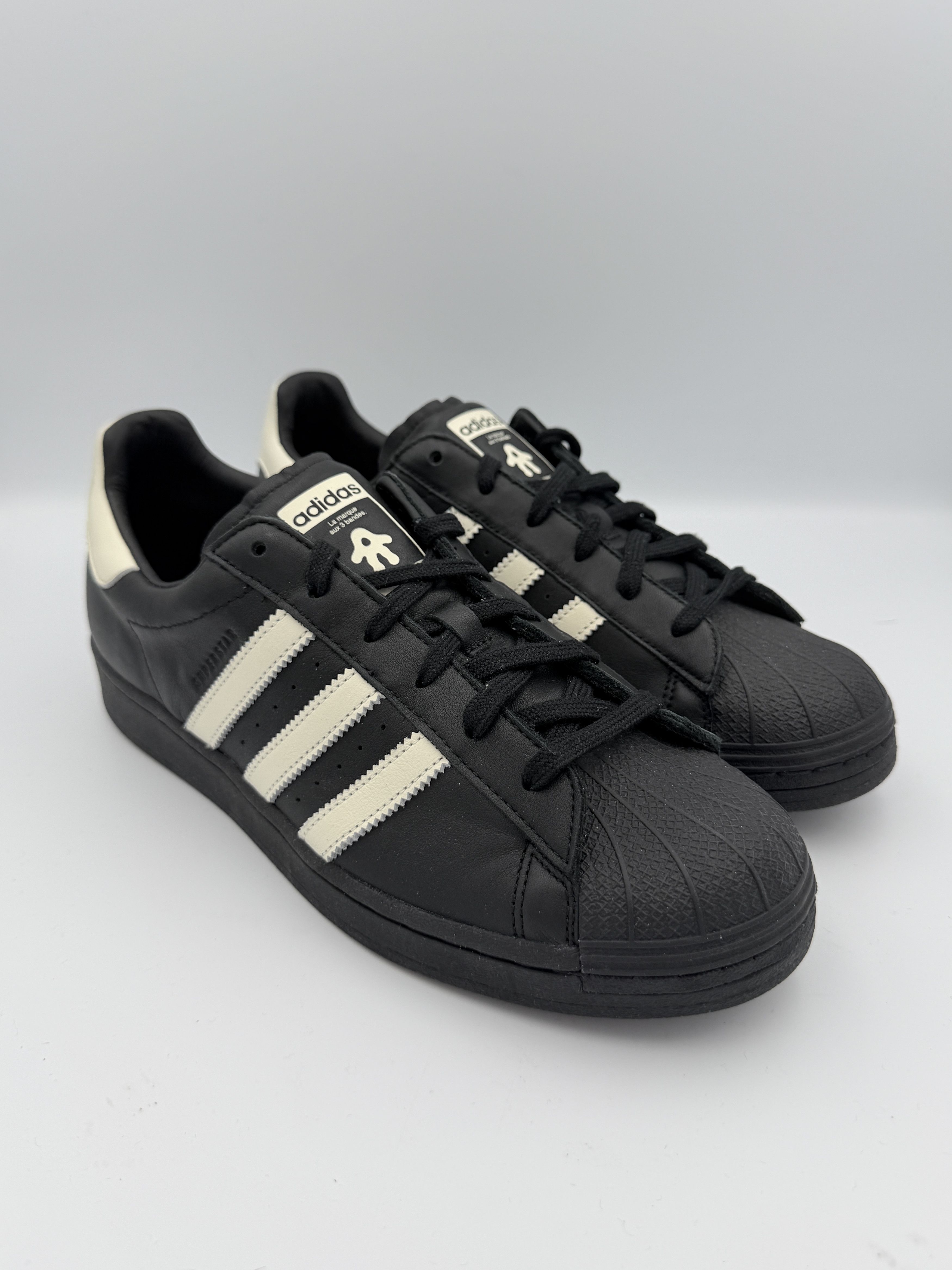 AVAVAV AVAVAV adidas Superfinger Superstar Black Size US 9.5 / EU 42-43 - 2 Thumbnail