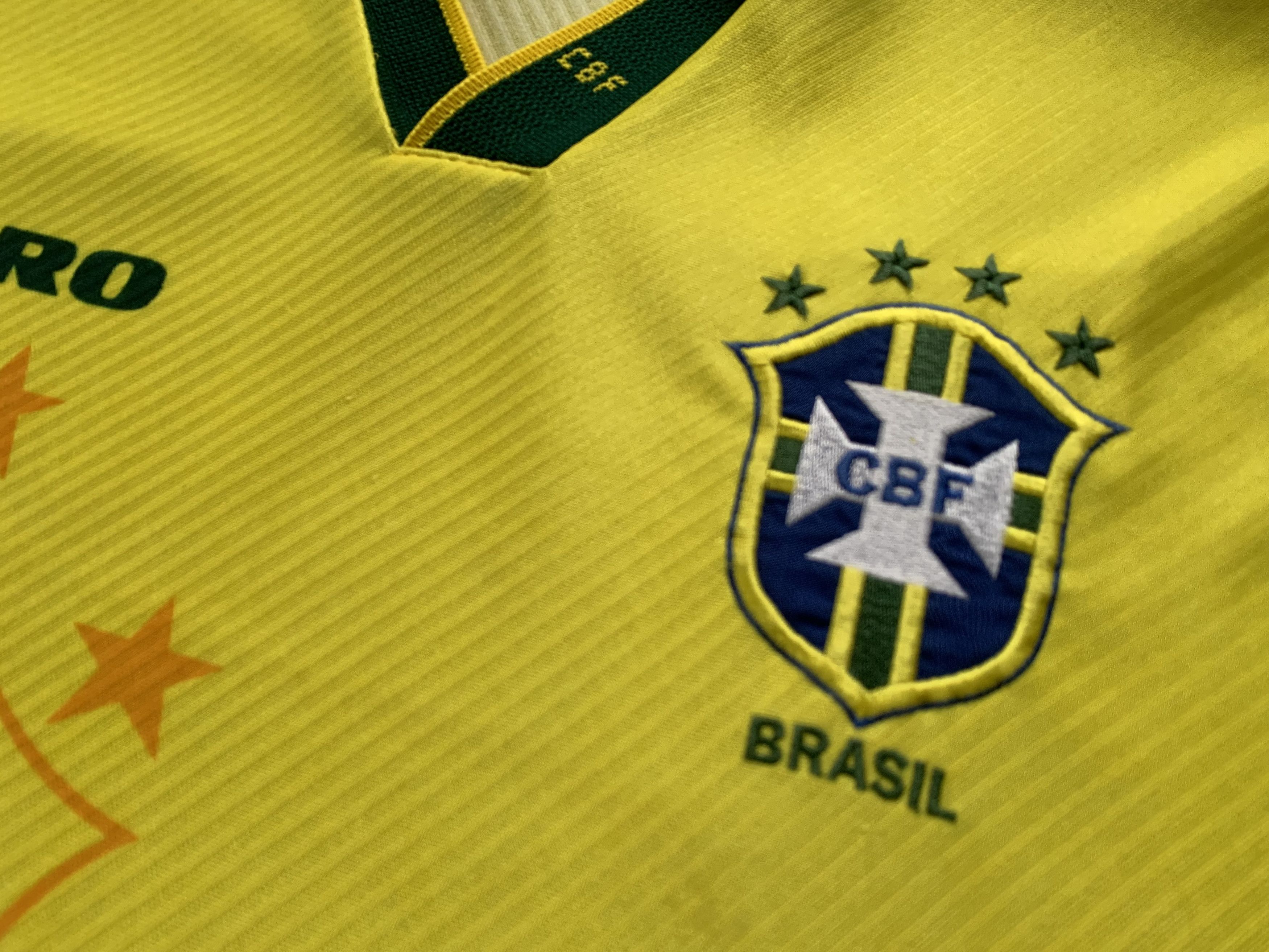 Umbro × Vintage Vintage Official Umbro Brazil Football Shirt Size US XL / EU 56 / 4 - 5 Thumbnail