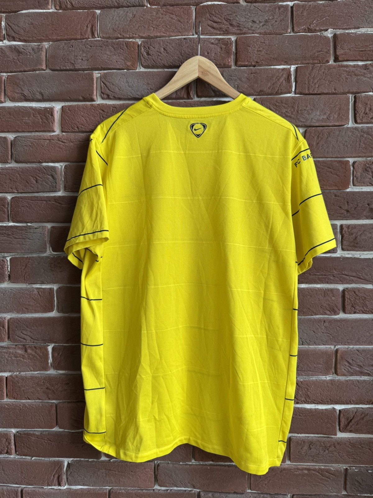 Nike BARCELONA Nike 2008/2009 FOOTBALL SHIRT JERSEY Large yellow Size US L / EU 52-54 / 3 - 2 Thumbnail