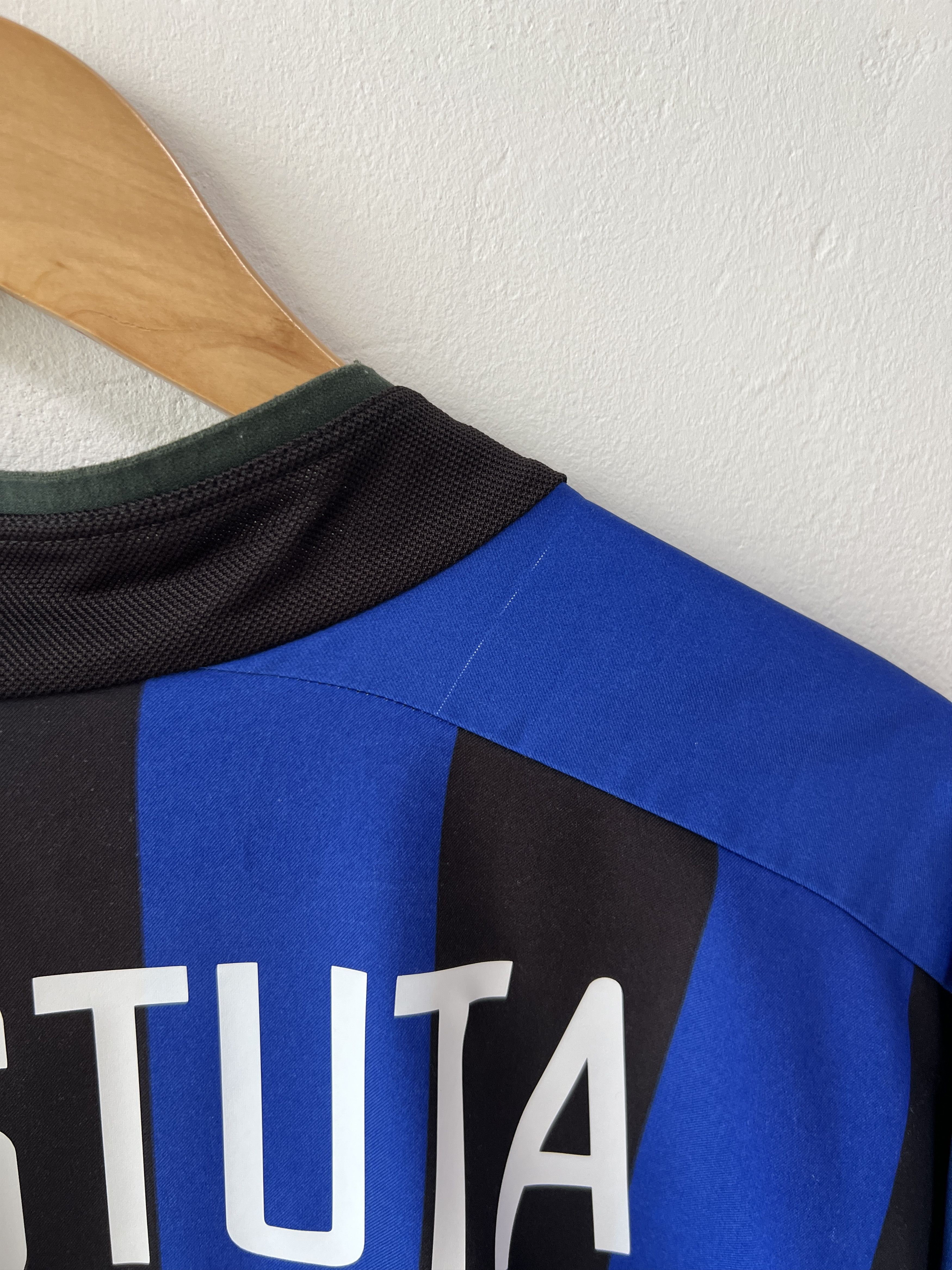 Nike (L fits XL) Inter Milan 2002-03 Home Kit Batistuta #19 Size US L / EU 52-54 / 3 - 12 Thumbnail