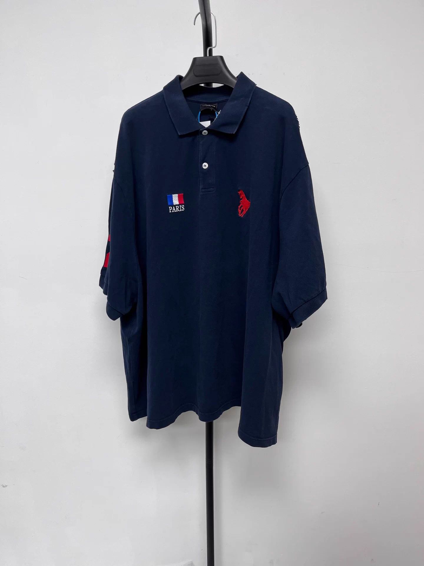 Balenciaga Balenciaga Men's Straight-Cut Short-Sleeve Letters Size US M / EU 48-50 / 2 - 1 Thumbnail