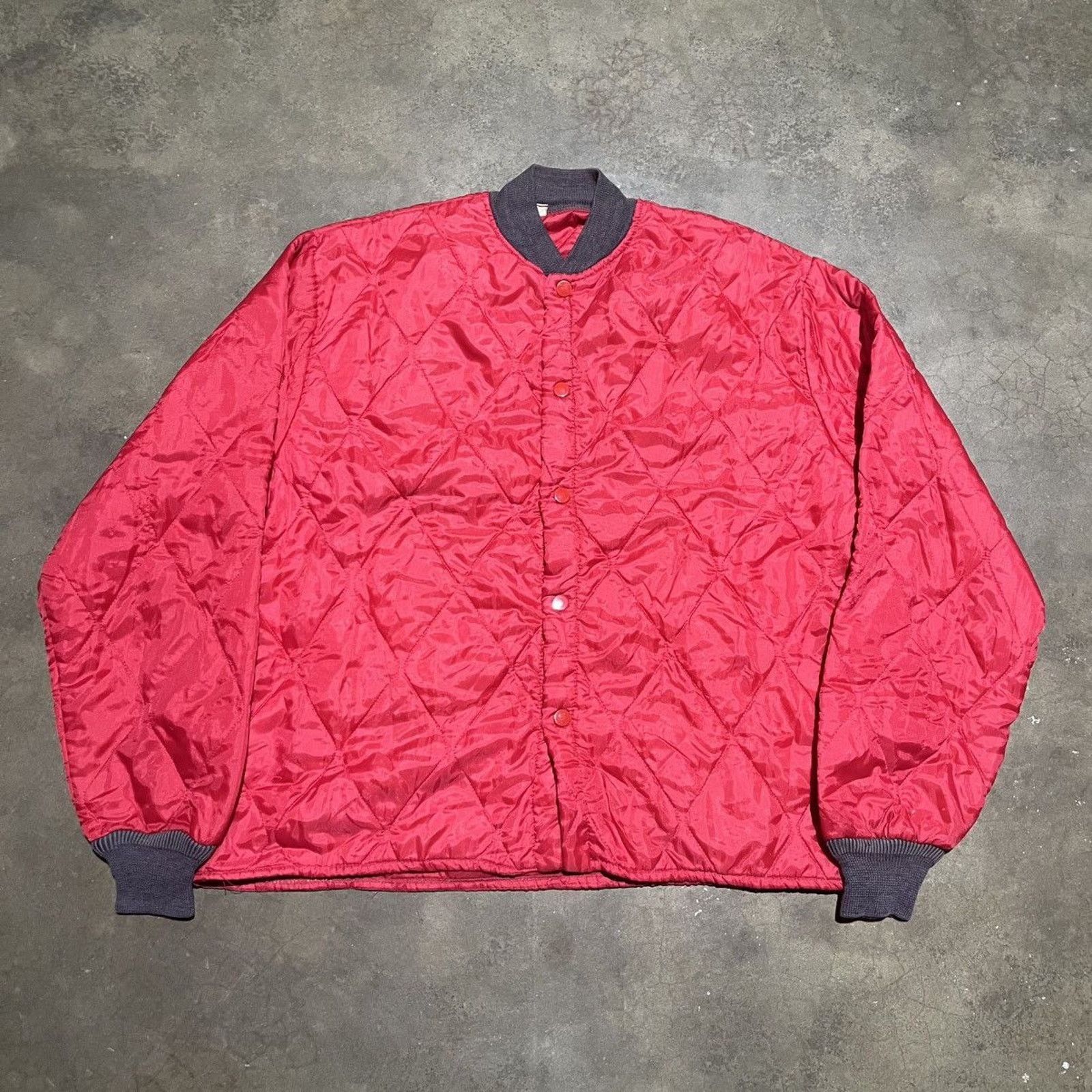 Vintage Vintage 60s Red Boxy Quilted Bomber Jacket Size US L / EU 52-54 / 3 - 1 Thumbnail