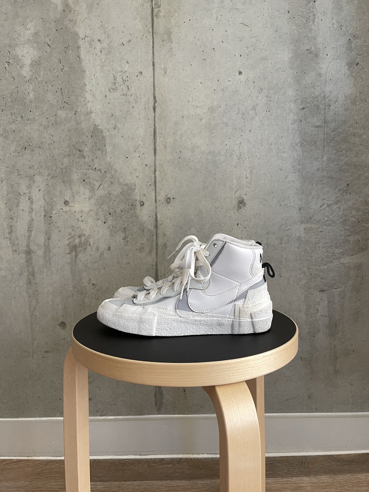Nike × Sacai US Size 4.5 Sacai White Grey Blazer Mid 2019 Size US 5 / EU 37 - 2 Thumbnail