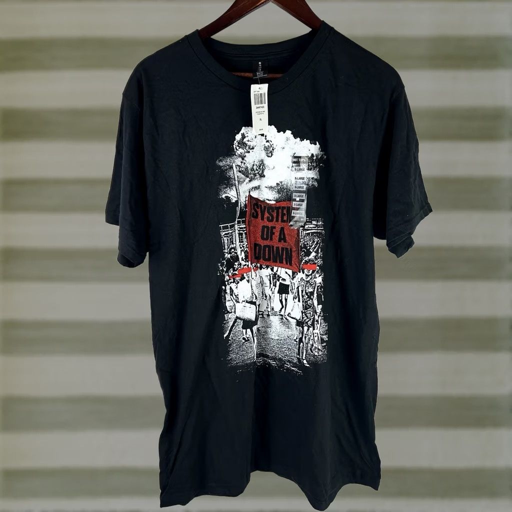 Hot Topic SOAD System Of A Down T-Shirt Band Music Rock Crew Neck Short Sleeve XL Black Cotton Logo Graphic Print Men T-Shirt Hot Topic Protest March 2000s Size US XL / EU 56 / 4 - 1 Thumbnail