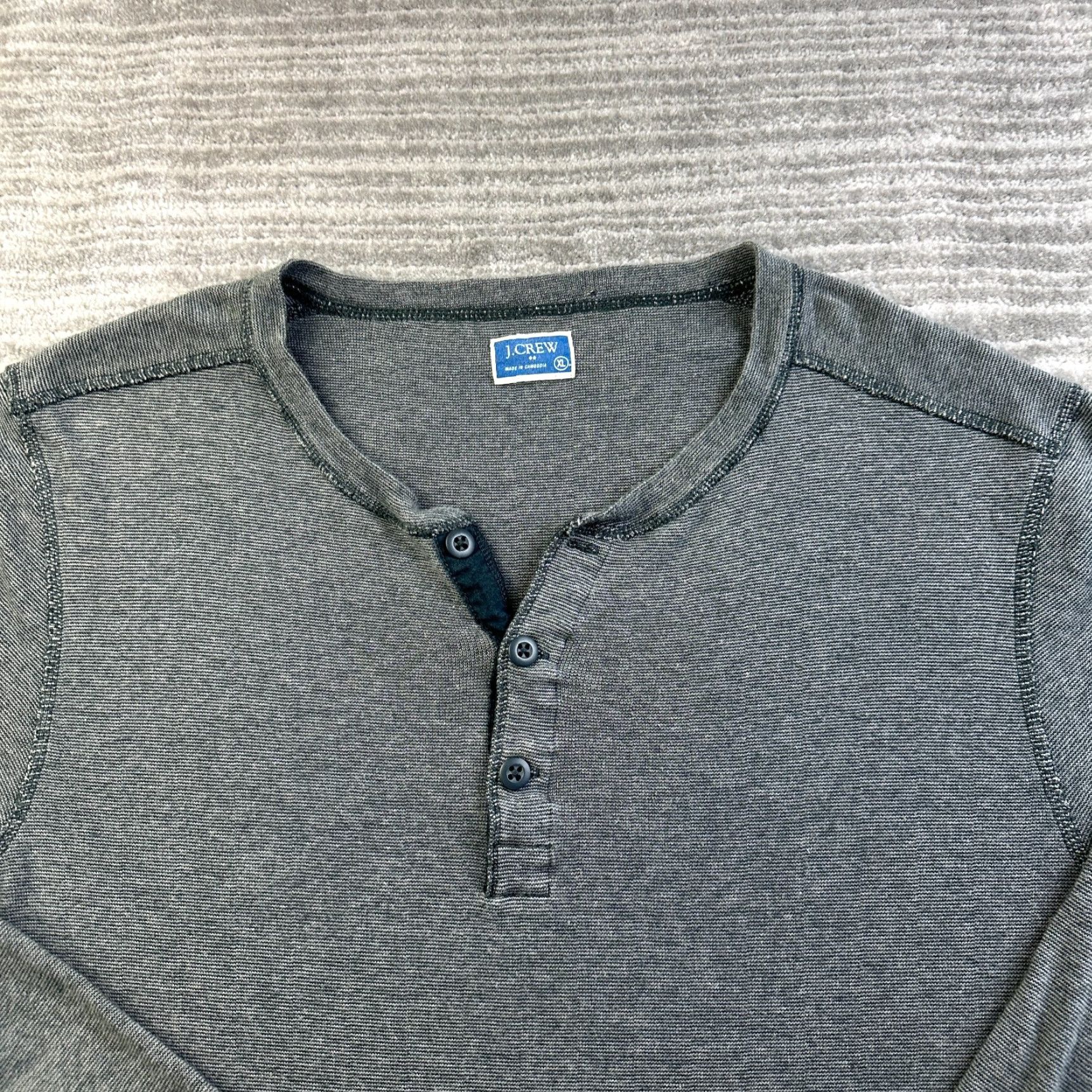 J.Crew J. Crew Shirt Mens XL Gray Henley Knit Button Long Sleeve T-Shirt Regular Cotton Knit Casual Vintage No Size US XL / EU 56 / 4 - 3 Thumbnail