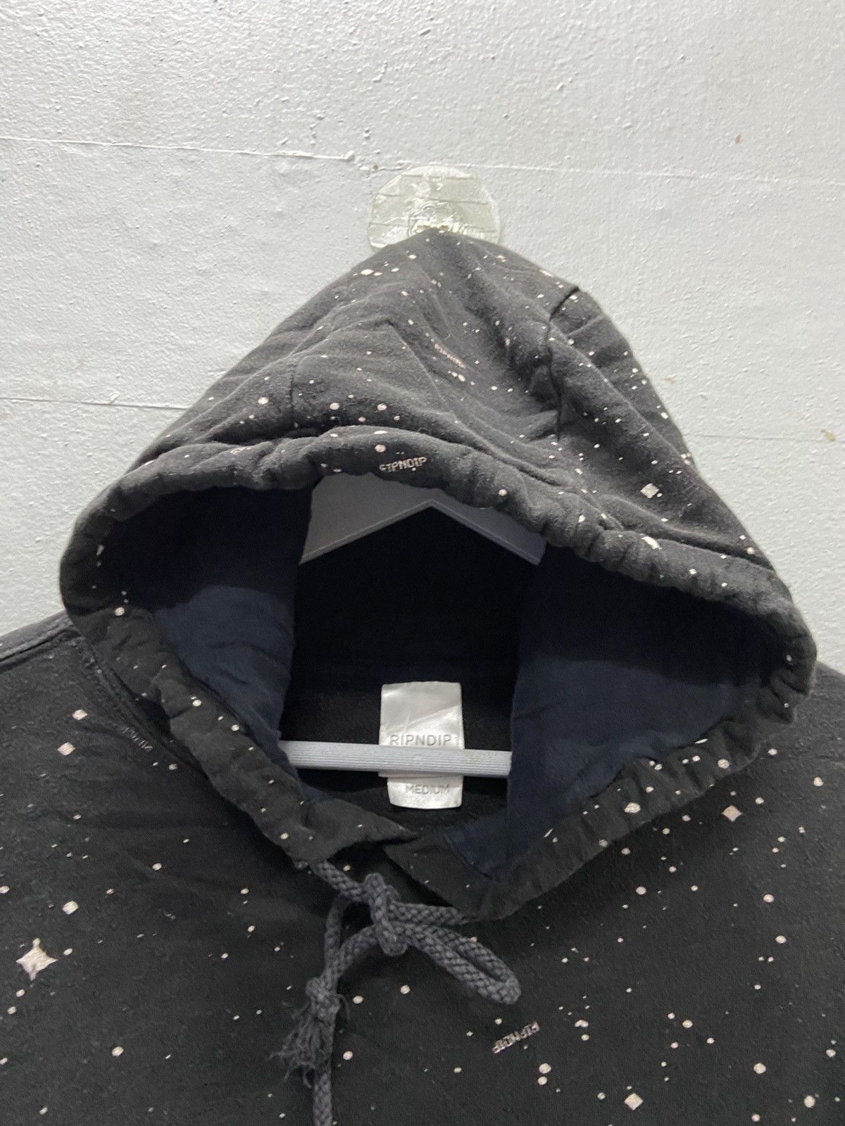 RIPNDIP RIPNDIP ALIEN GALAXY “WE OUT HERE” BLACK HOODIE Size US M / EU 48-50 / 2 - 3 Thumbnail