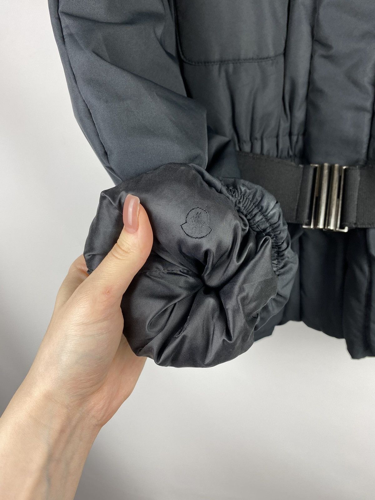 Moncler Moncler Aretha ladies hooded belted down jacket Size L / US 10 / IT 46 - 7 Thumbnail