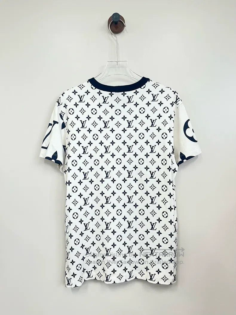 Louis Vuitton Louis Vuitton White old flower full logo chain short sleev Size US XS / EU 42 / 0 - 2 Thumbnail