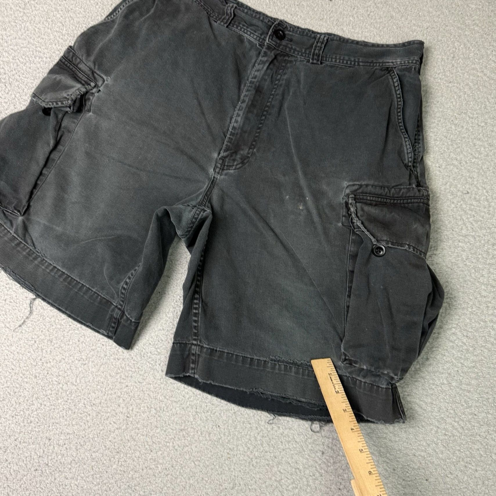 Polo Ralph Lauren VINTAGE Polo Ralph Lauren Cargo Shorts Mens 35 Gray Distressed 90s Relaxed Cotton Canvas Button Front Pockets 9in Inseam Noble Casual Size US XS / EU 42 / 0 - 3 Thumbnail