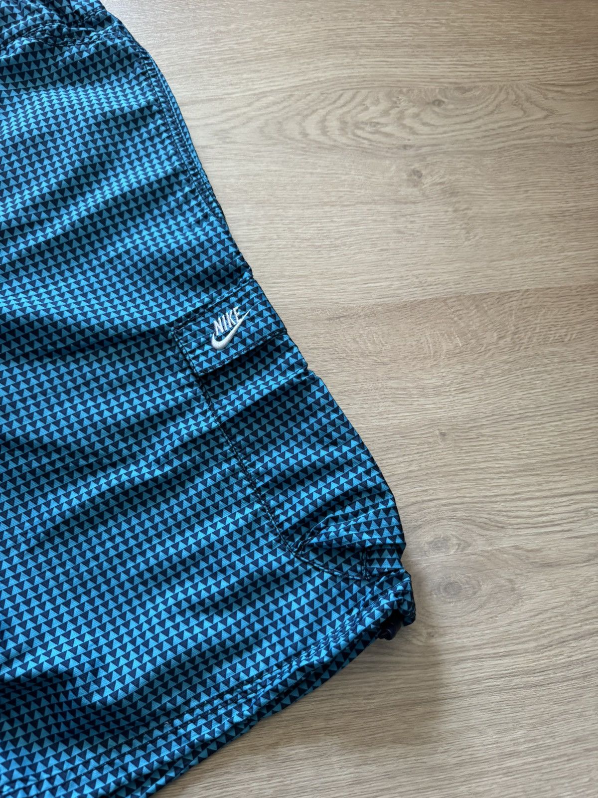 Vintage Vintage 00’s Nike y2k Cargo Shorts Size US 34 / EU 50 - 2 Thumbnail