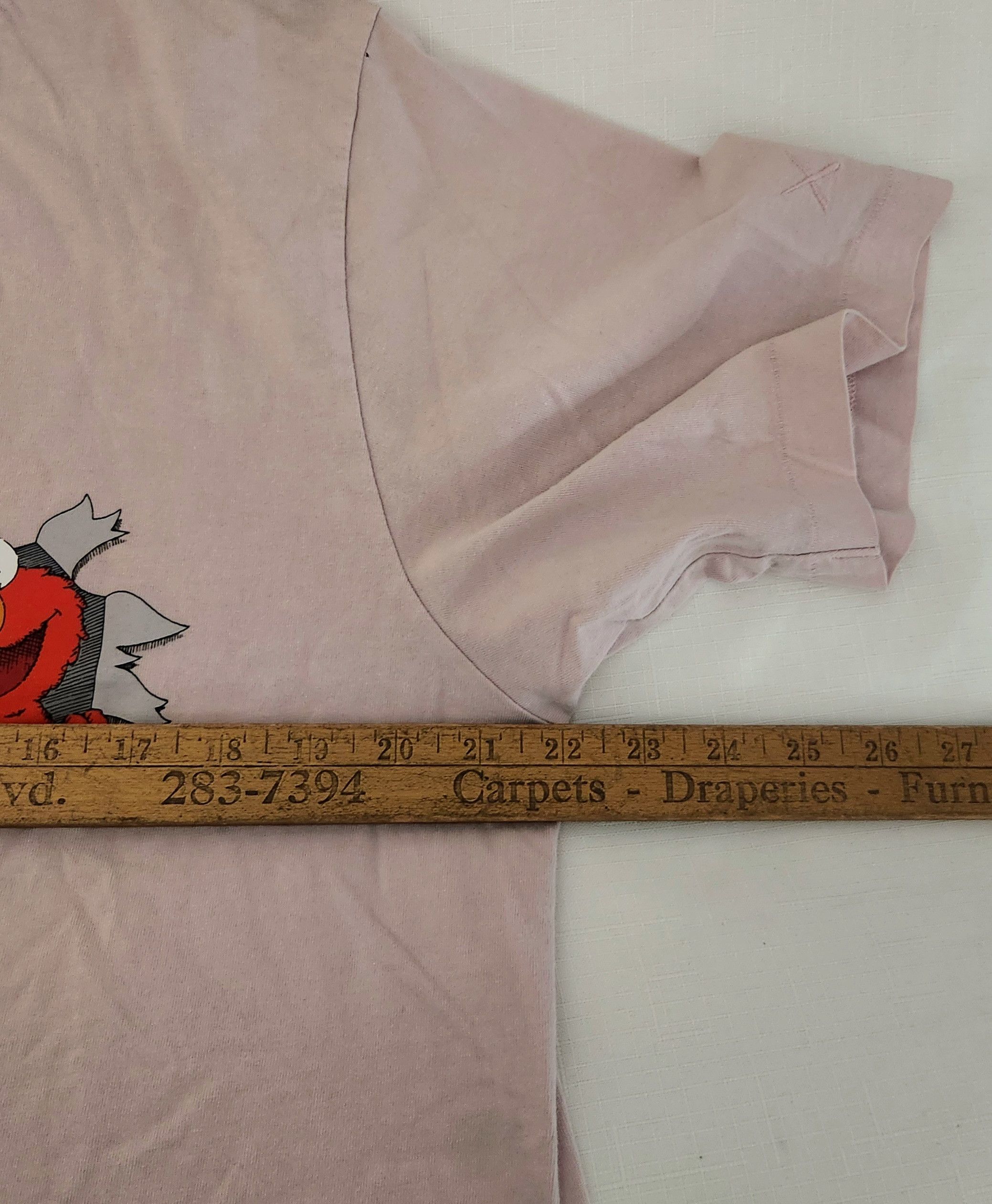 Kaws × Uniqlo KAWS x Uniqlo x Sesame Street Pink Short Sleeve Crew Elmo L Size US L / EU 52-54 / 3 - 6 Thumbnail